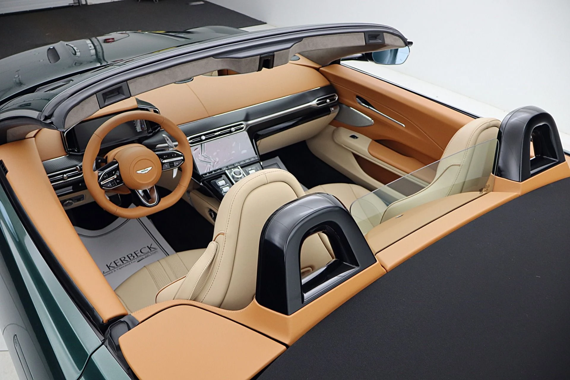 mph053_3022364474_New_2026_Aston_Martin_Vantage_Roadster_15dadb693b