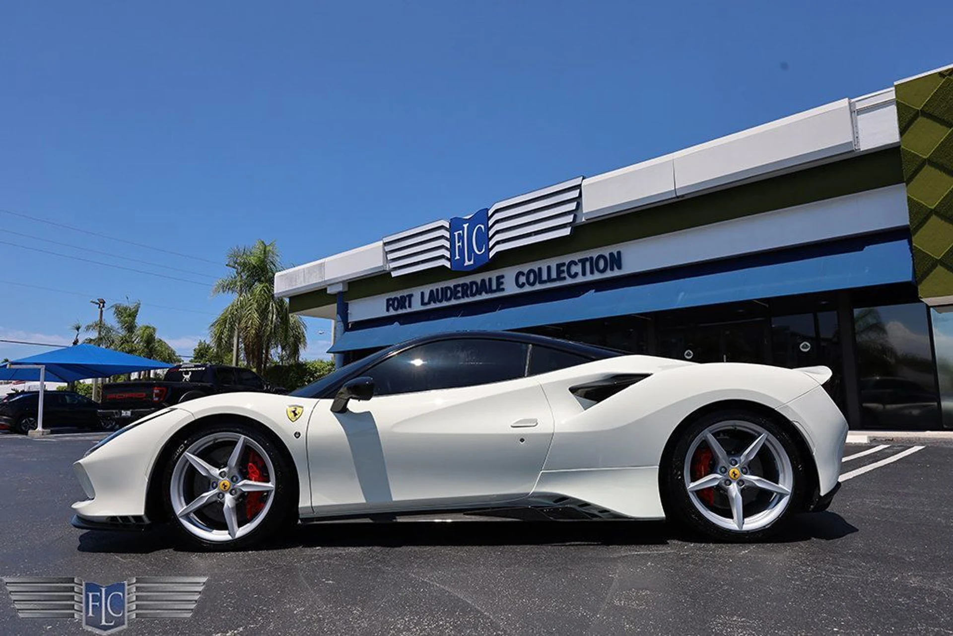 mph053_3043010970_used_2022_ferrari_f8_tributo_coupe_6305_23040328_54_1024_6e6eaf5e52