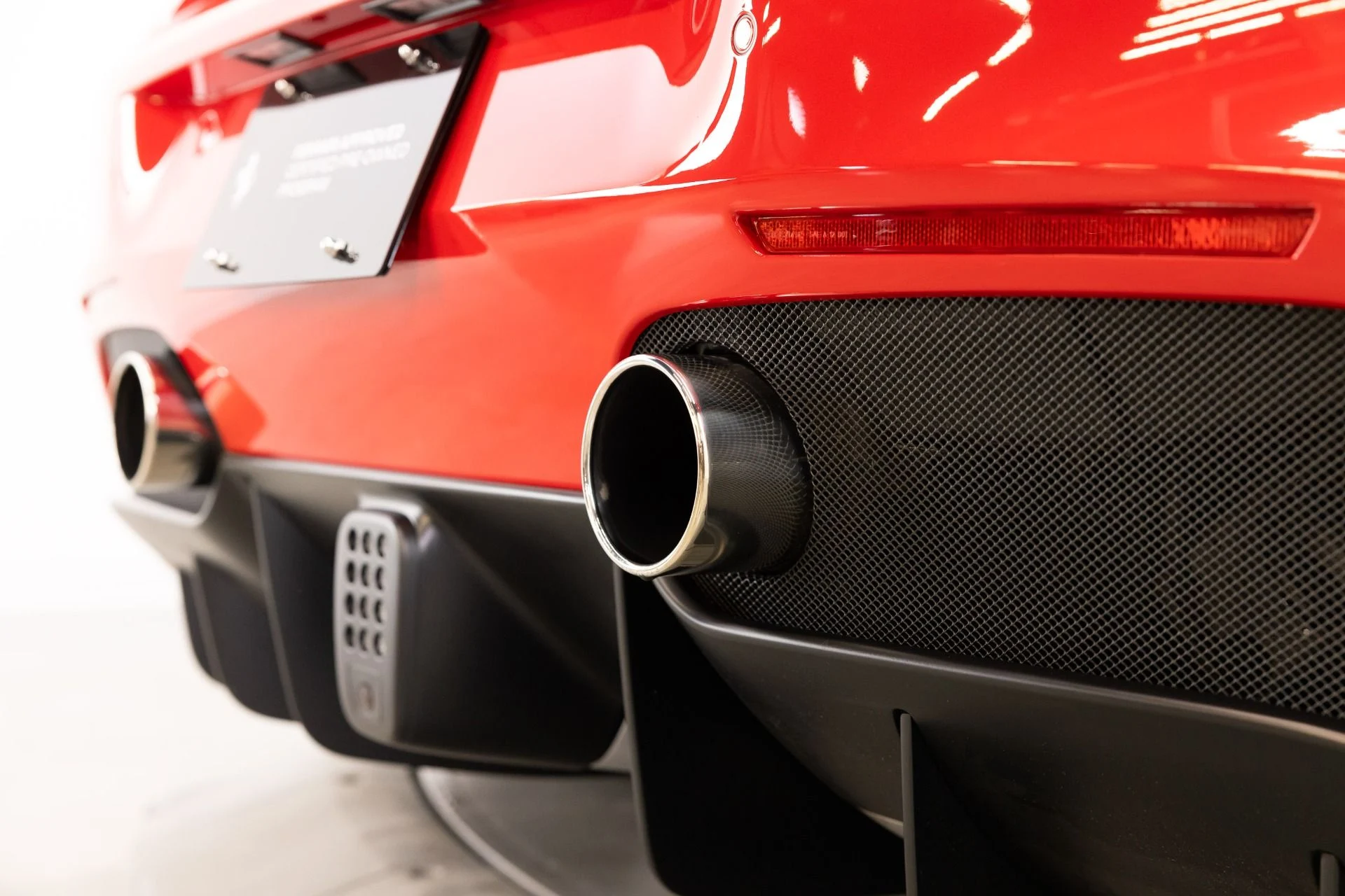 mph053_3051717442_Used_2019_Ferrari_488_Spider_1787231247_cf172ba69c