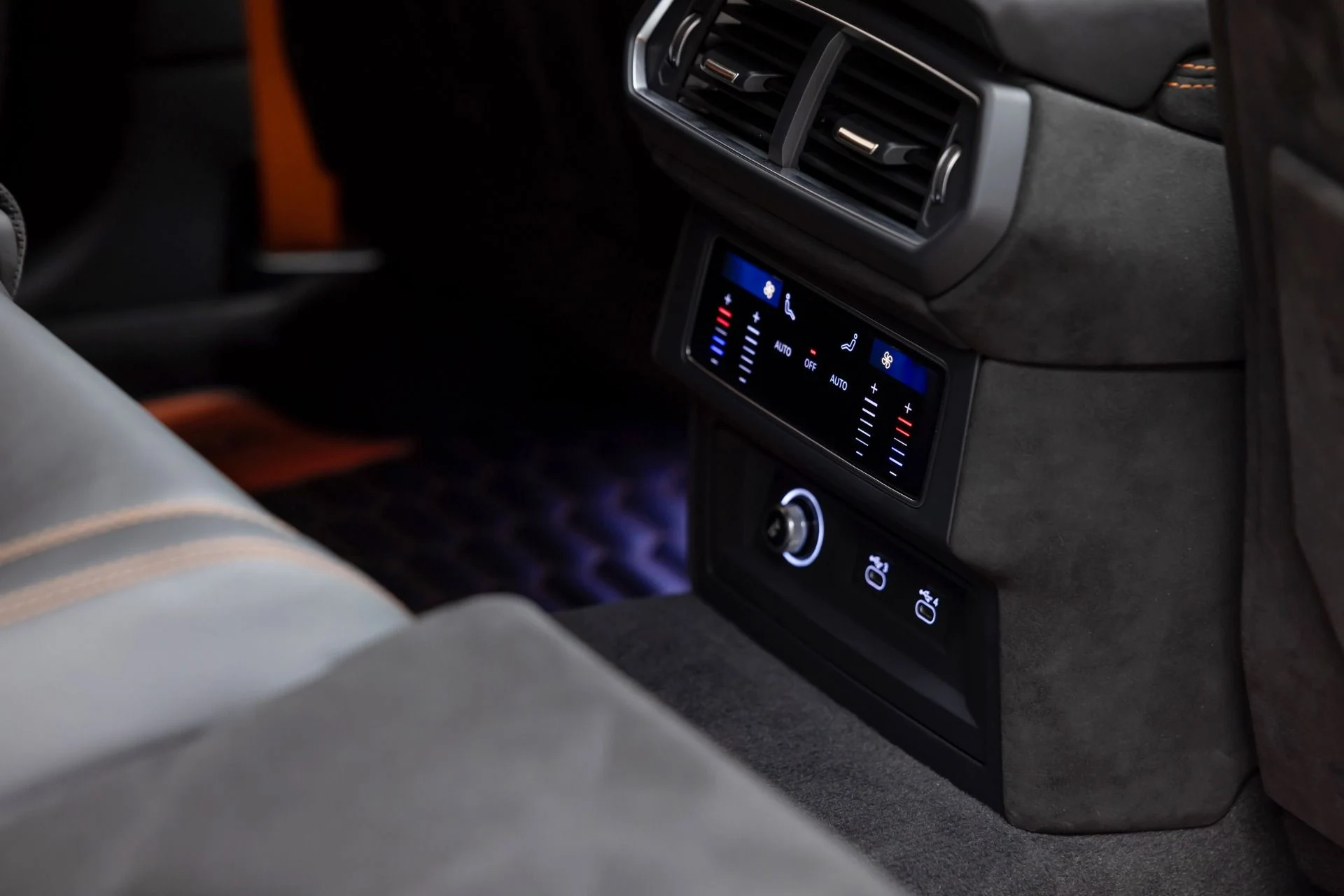 mph053_3060283852_Used_2024_Lamborghini_Urus_S_1766449487_42f2613853