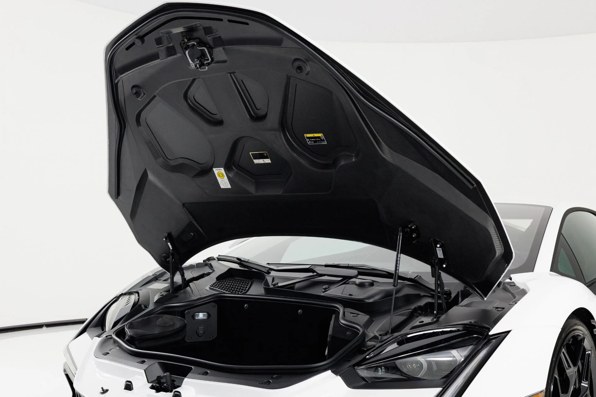 mph053_306447499_Used_2024_Lamborghini_Revuelto_1786042588_1b08b6035b
