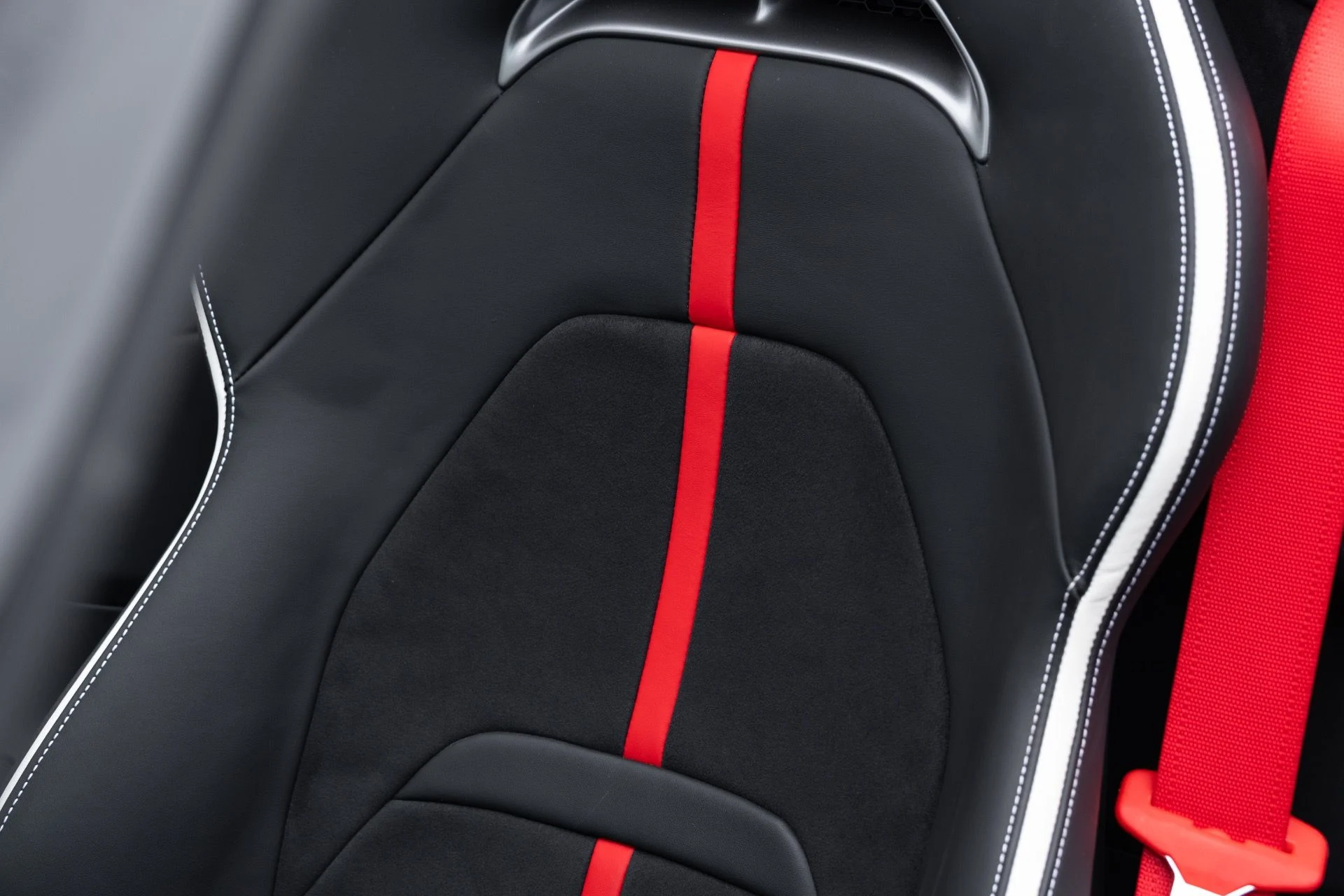 mph053_3089406853_Used_2024_Ferrari_SF_90_Spider_1775624639_603054afdb