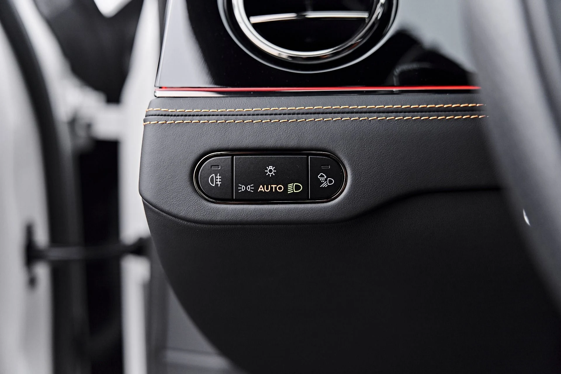 mph053_3096860187_Used_2025_Bentley_Flying_Spur_Black_Edition_1790368102_00ae2bc54e