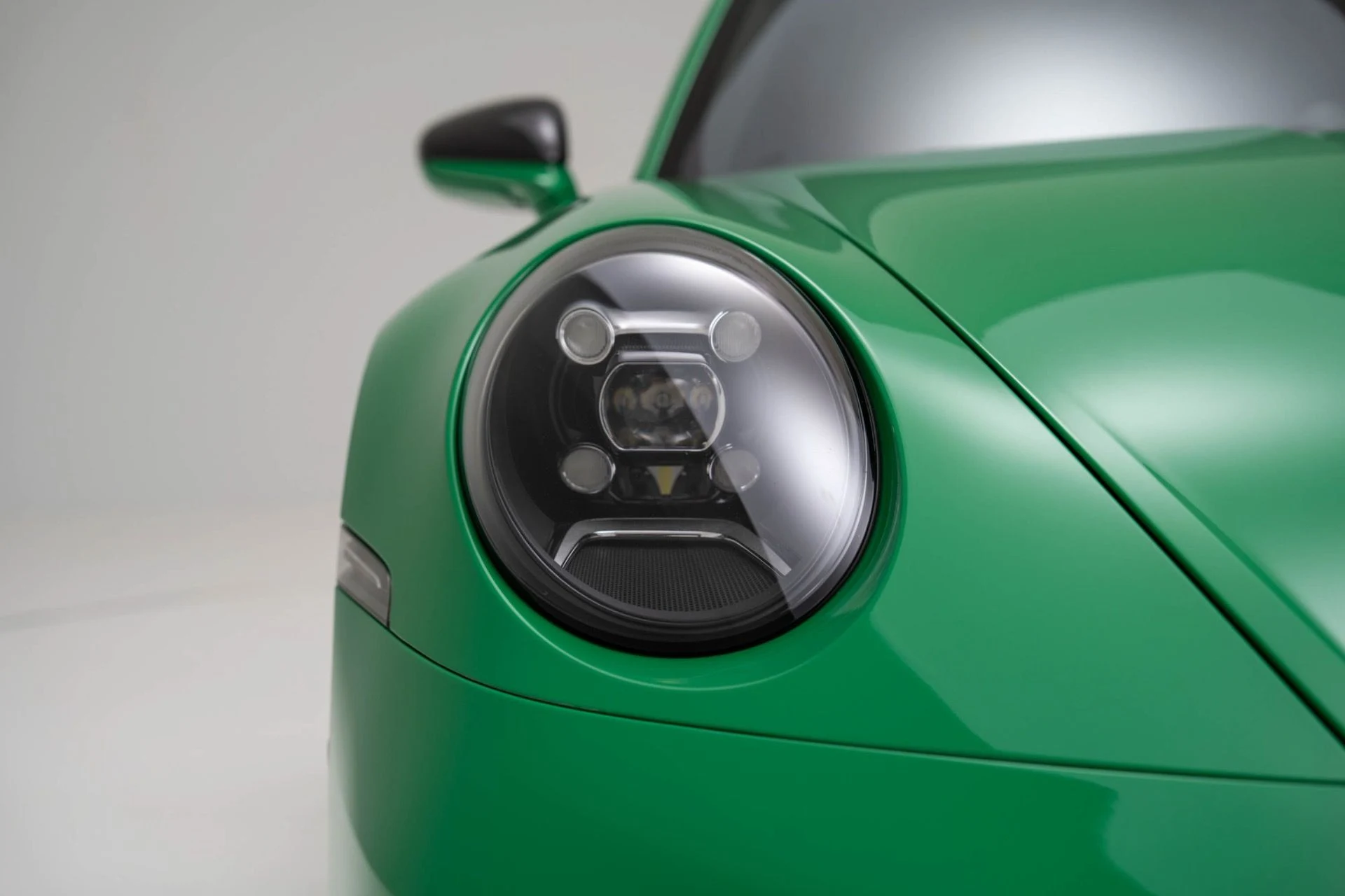 mph053_3100073469_Used_2022_Porsche_911_GT_3_Touring_1775584406_6847d3a4ab