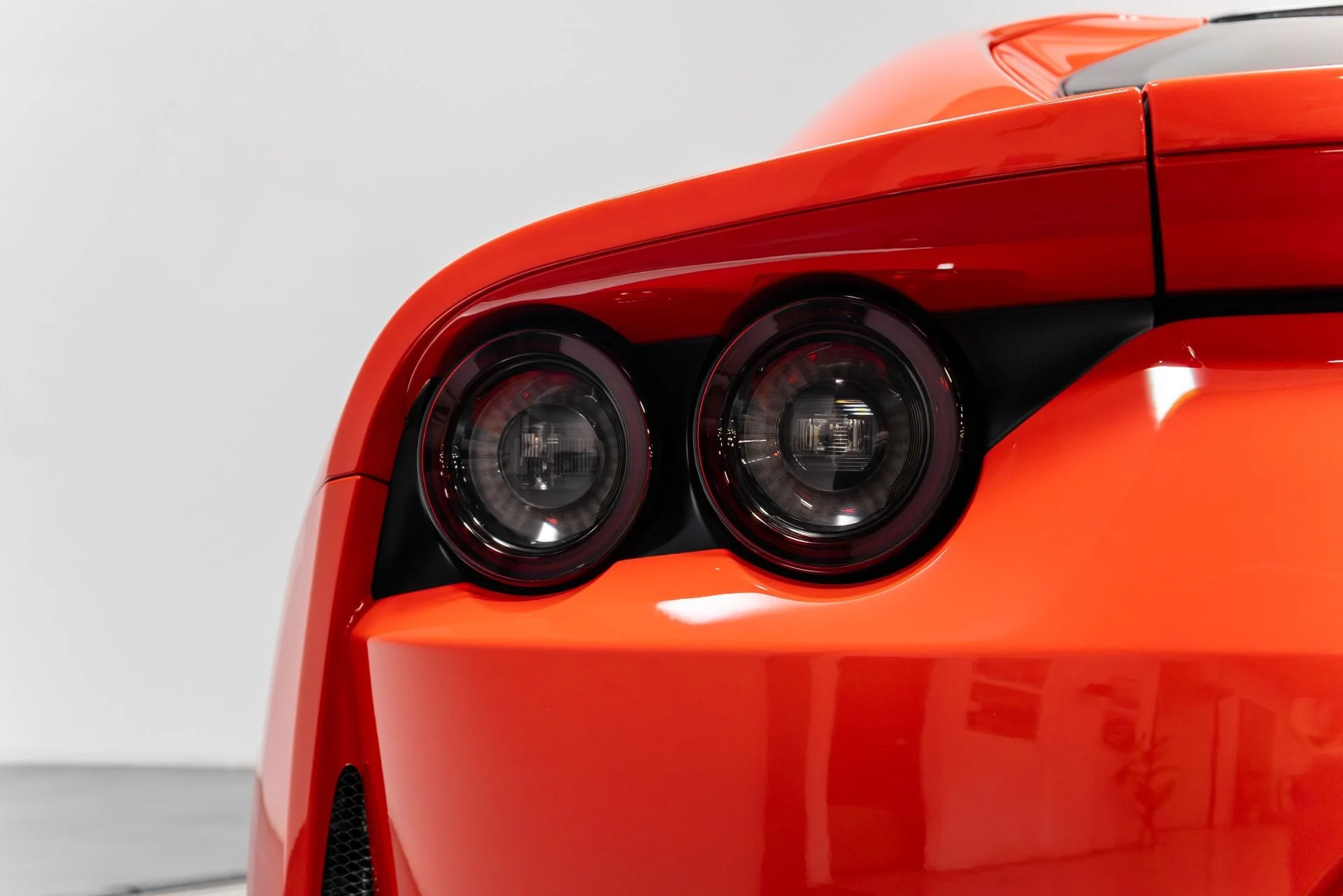 mph053_3125084471_Used_2018_Ferrari_812_Superfast_1763480061_f47b502cb4