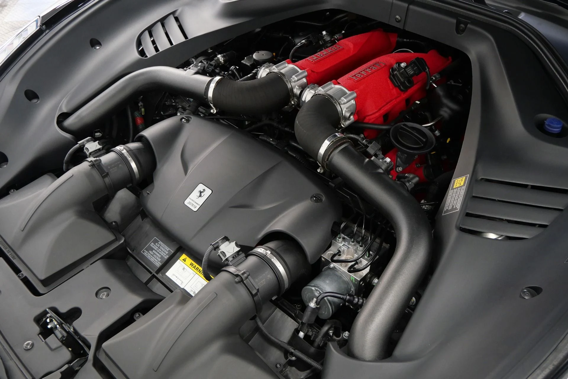 mph053_3126656847_Used_2015_Ferrari_California_T_Carbon_Fiber_Interior_Trim_Low_Miles_1778860408_5017ef8836