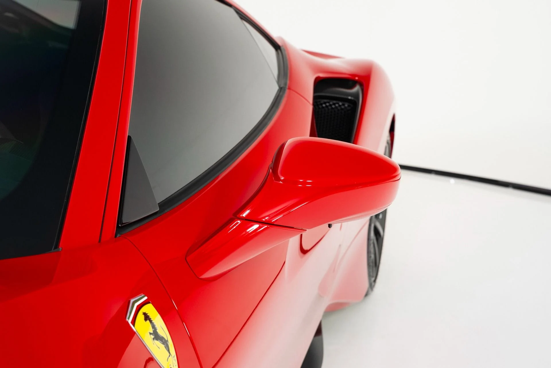 mph053_3163986675_Used_2019_Ferrari_488_Pista_1760379304_a2e42b1f9a