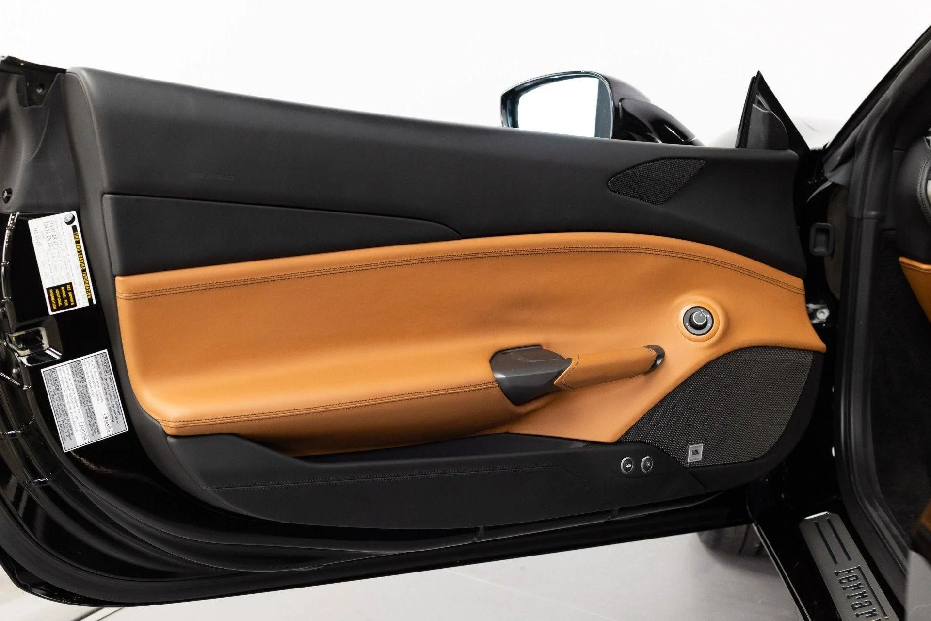 mph053_3170074712_Used_2017_Ferrari_488_Spider_1777367857_032f7fa184