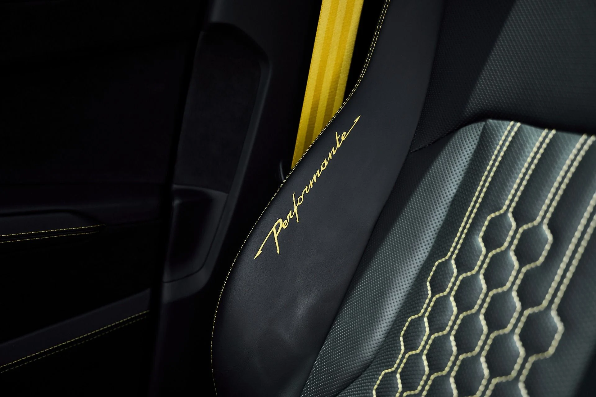 mph053_3225965248_Used_2024_Lamborghini_Urus_Performante_1781228489_fd01110ed7