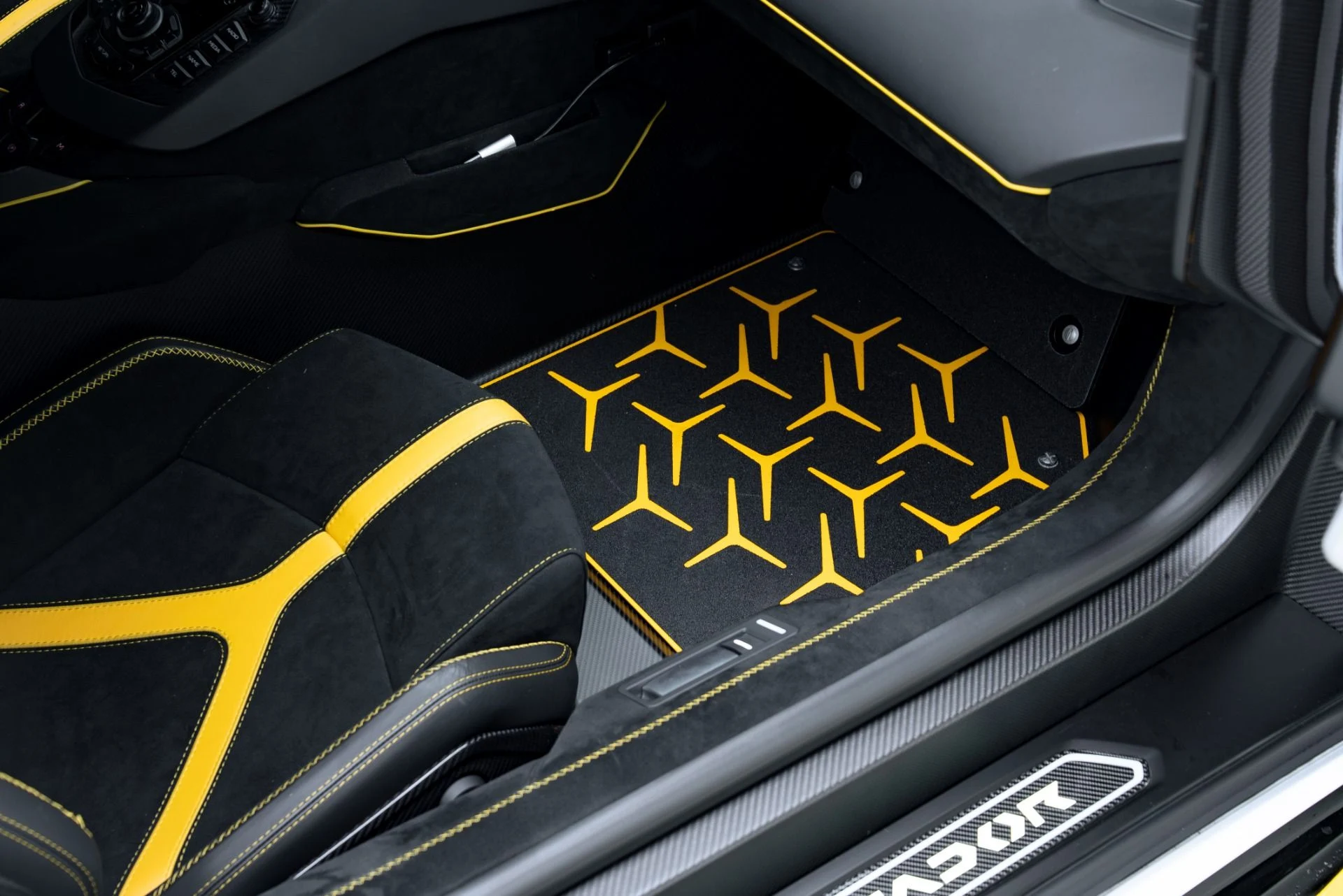 mph053_3248099880_Used_2021_Lamborghini_Aventador_LP_770_4_SVJ_1776372259_a5639f7b66