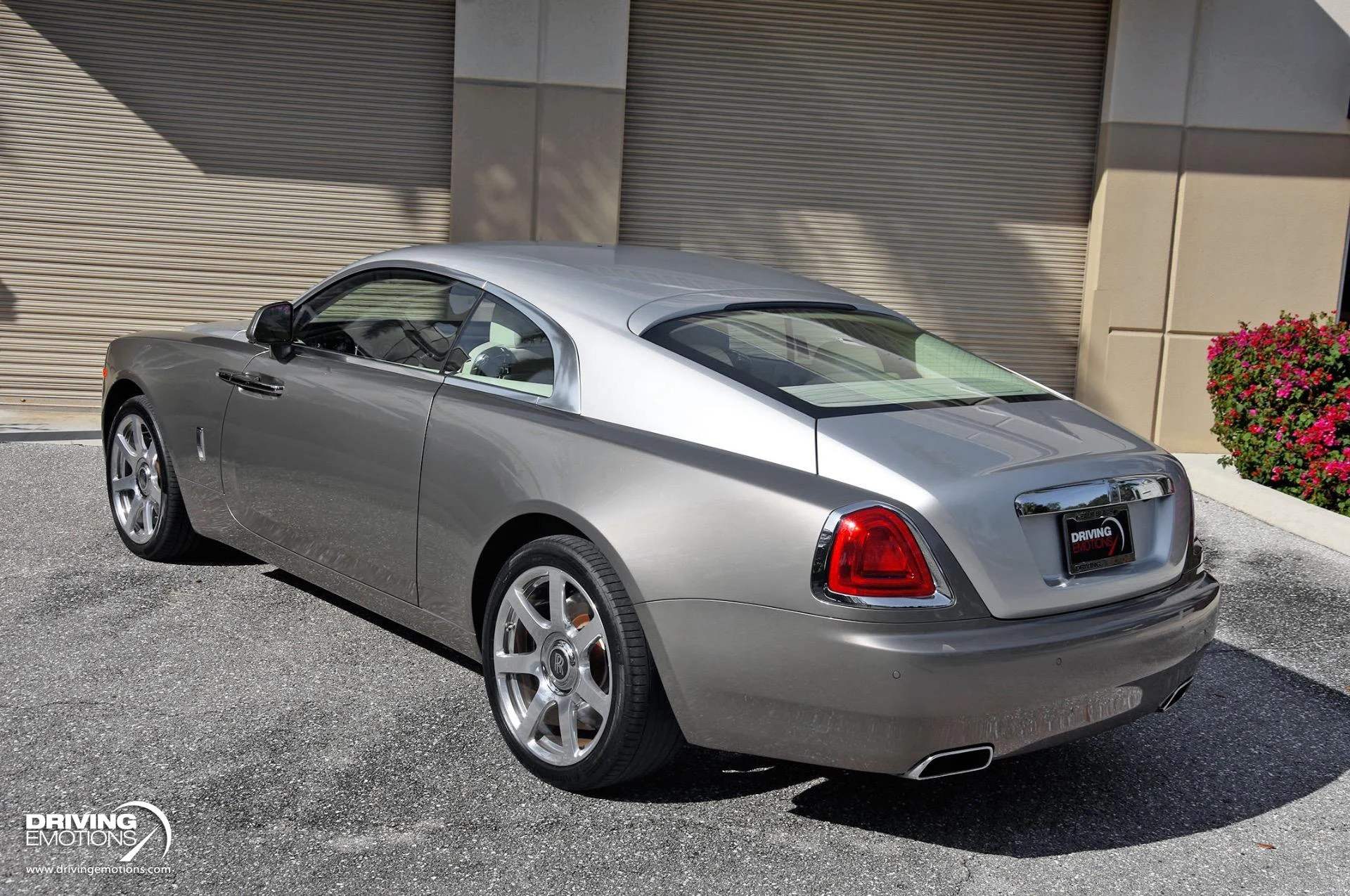 mph053_3284949809_883_p54_l_e3c35bc242