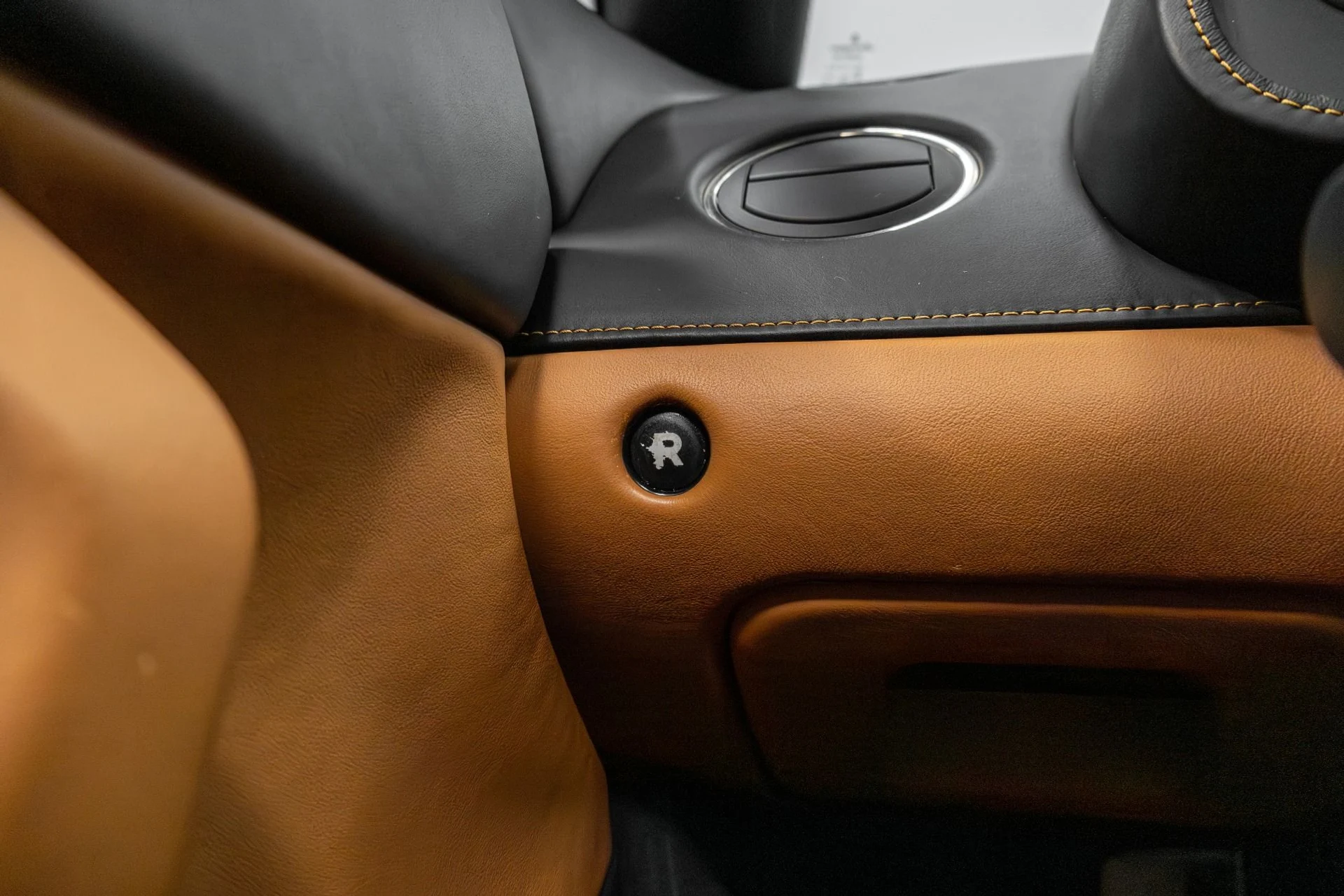 mph053_3313281176_Used_2010_Lamborghini_Gallardo_LP_560_4_Spyder_1766547982_015558bf8f