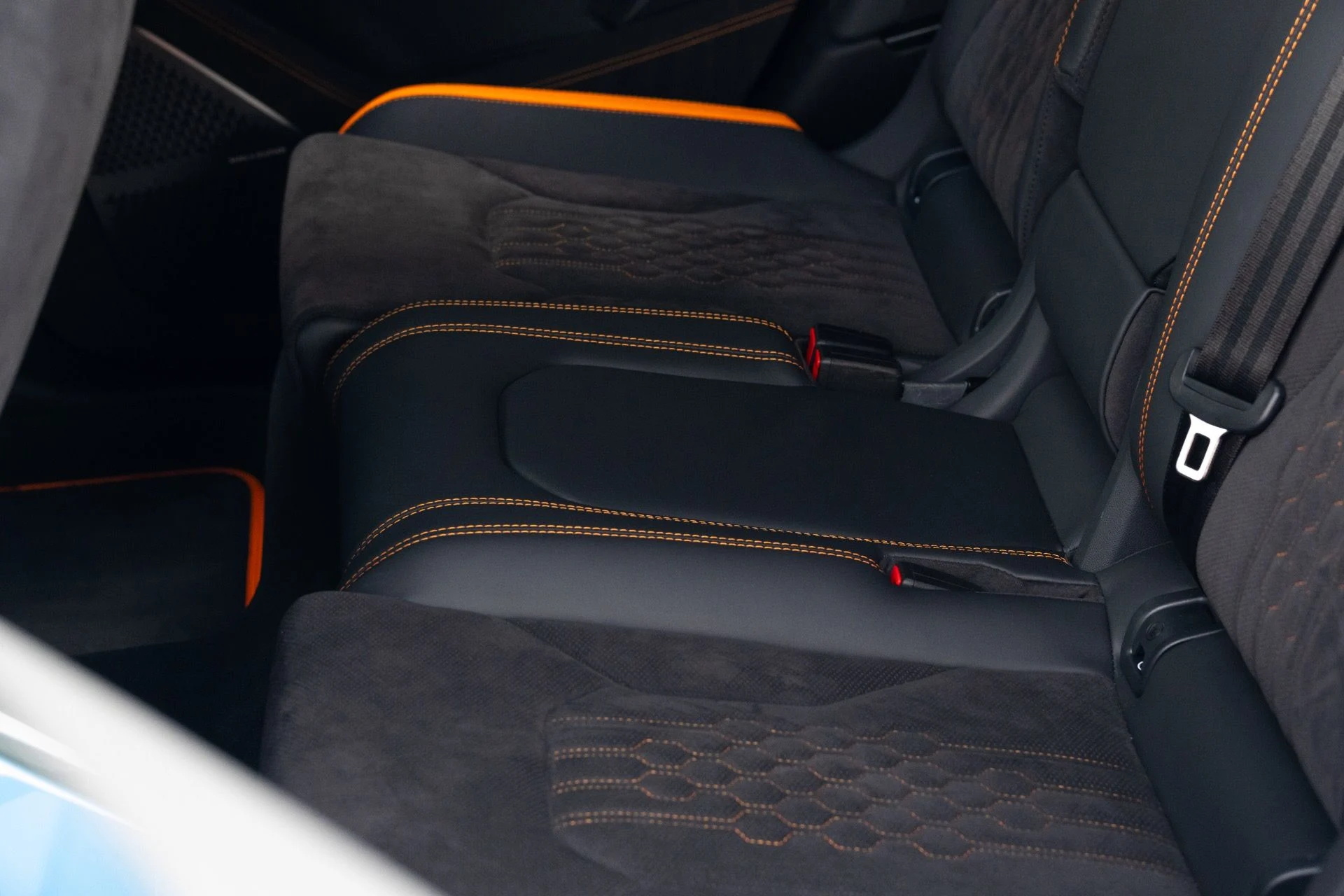 mph053_3341441811_Used_2024_Lamborghini_Urus_S_1773951175_244ab0fc63