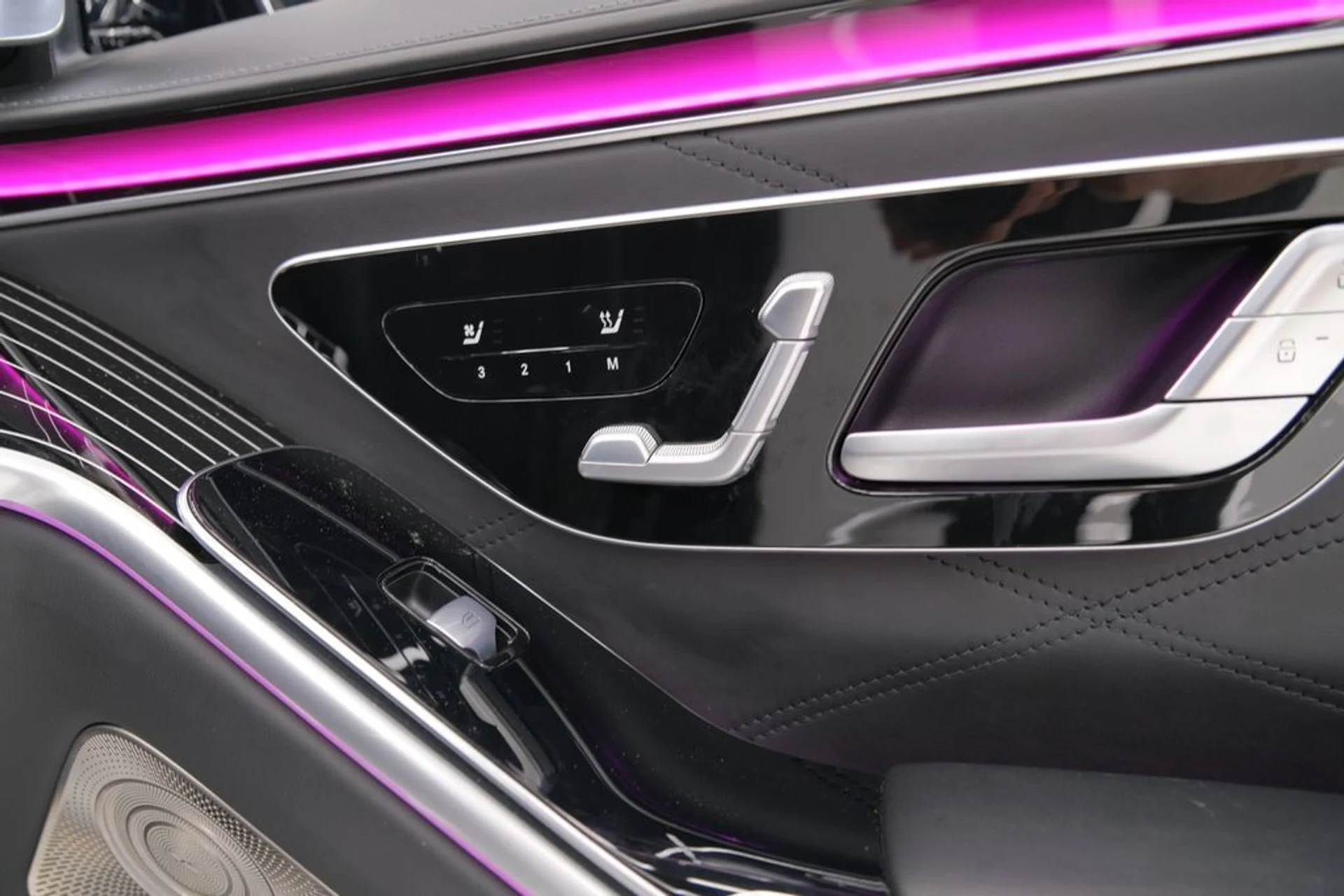 mph053_3363765871_4b9c6de51f6153bc769874146ad74992_718c59716f