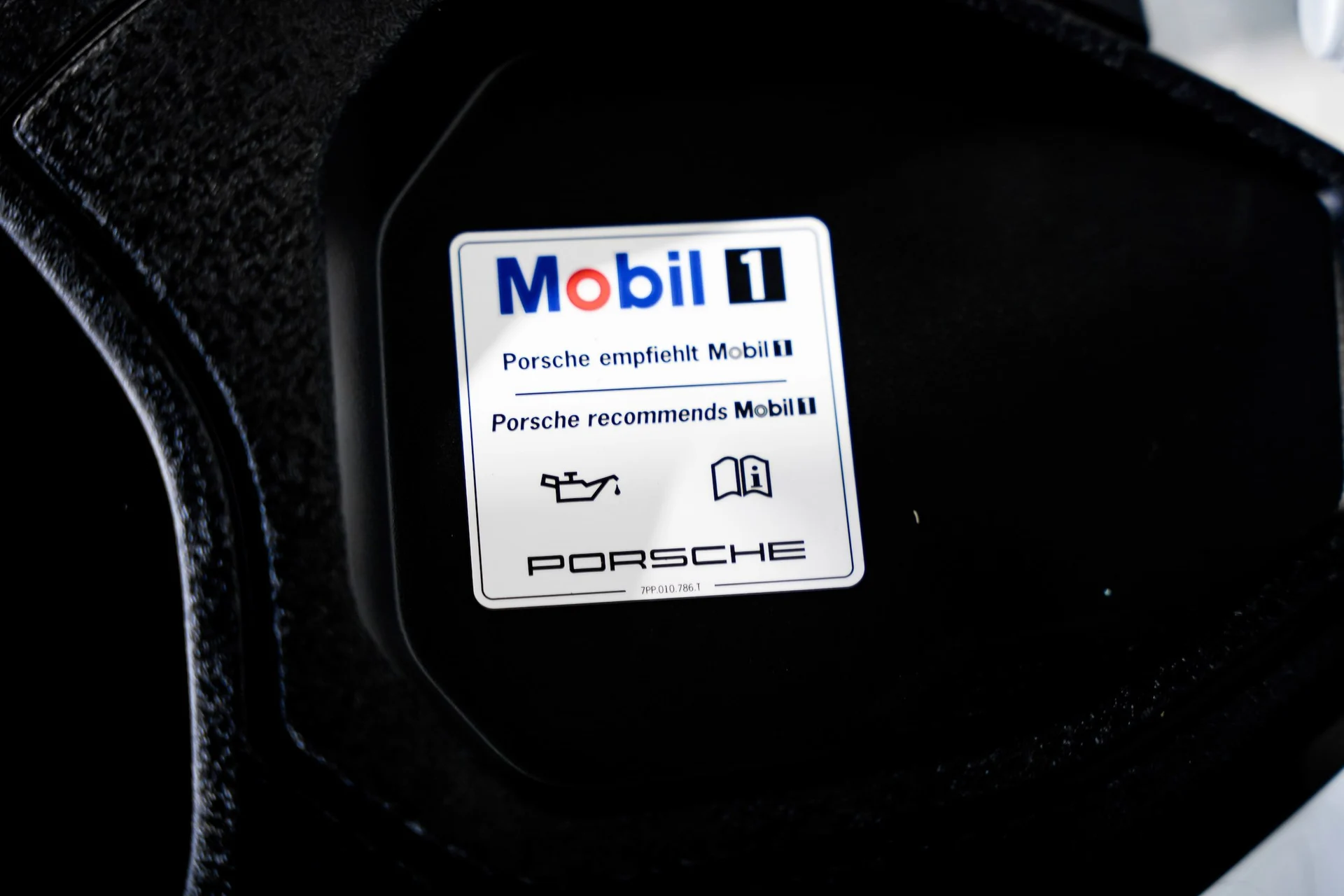 mph053_3366941677_684d81c4564151458f57ccf483cb5001x_3da8b80637