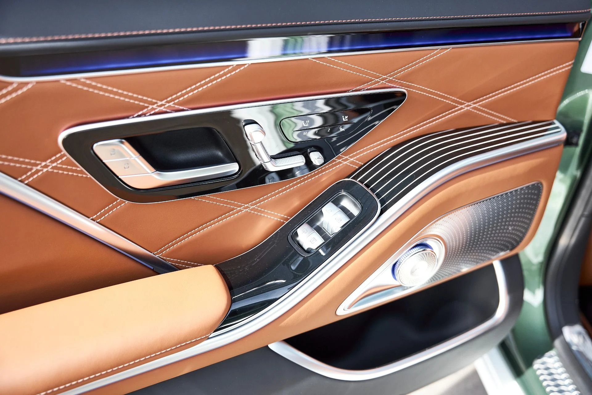 mph053_3387272321_Used_2026_Mercedes_Benz_S_Class_Maybach_S_680_1766455610_70eb666a2e