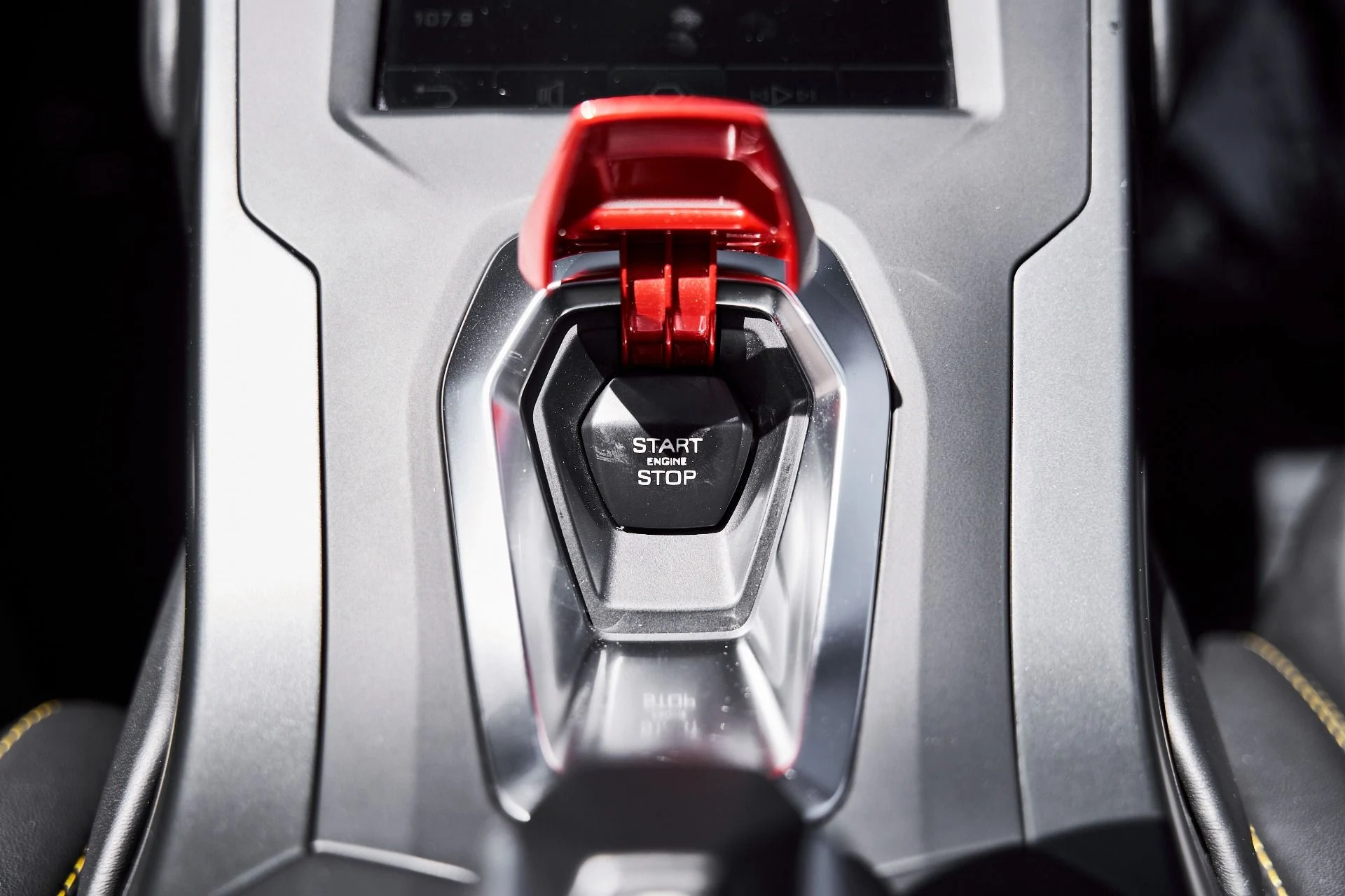 mph053_3391138020_Used_2023_Lamborghini_Huracan_EVO_Base_1776733468_524568a821