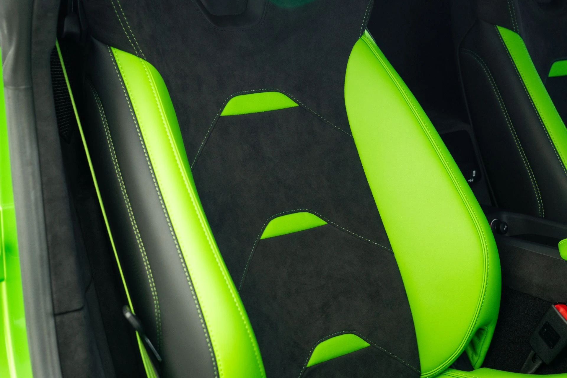 mph053_3410085490_Used_2023_Lamborghini_Huracan_Tecnica_1761058582_dc11682f49