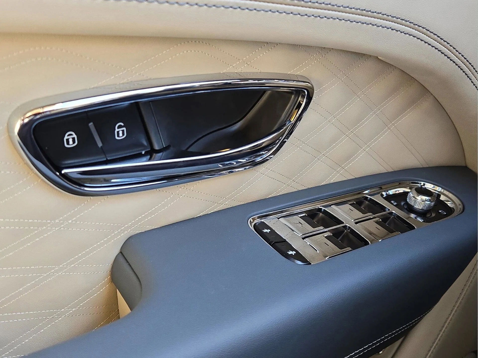 mph053_3449447002_f9e94087e87376ff593b88f75e792f55x_177b54a024