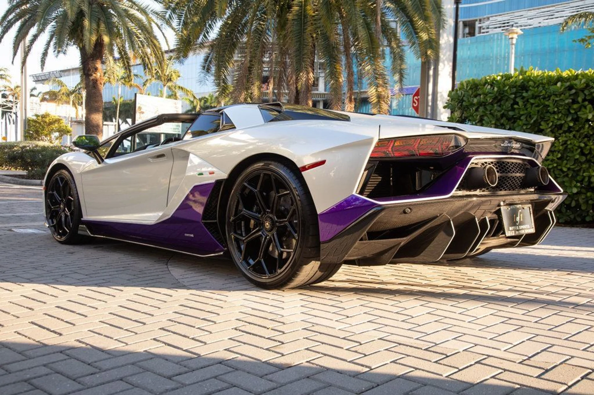 mph053_3460206801_used_2022_lamborghini_aventador_lp7804ultimaeroadster_14354_22368666_54_1024_96b1111dea