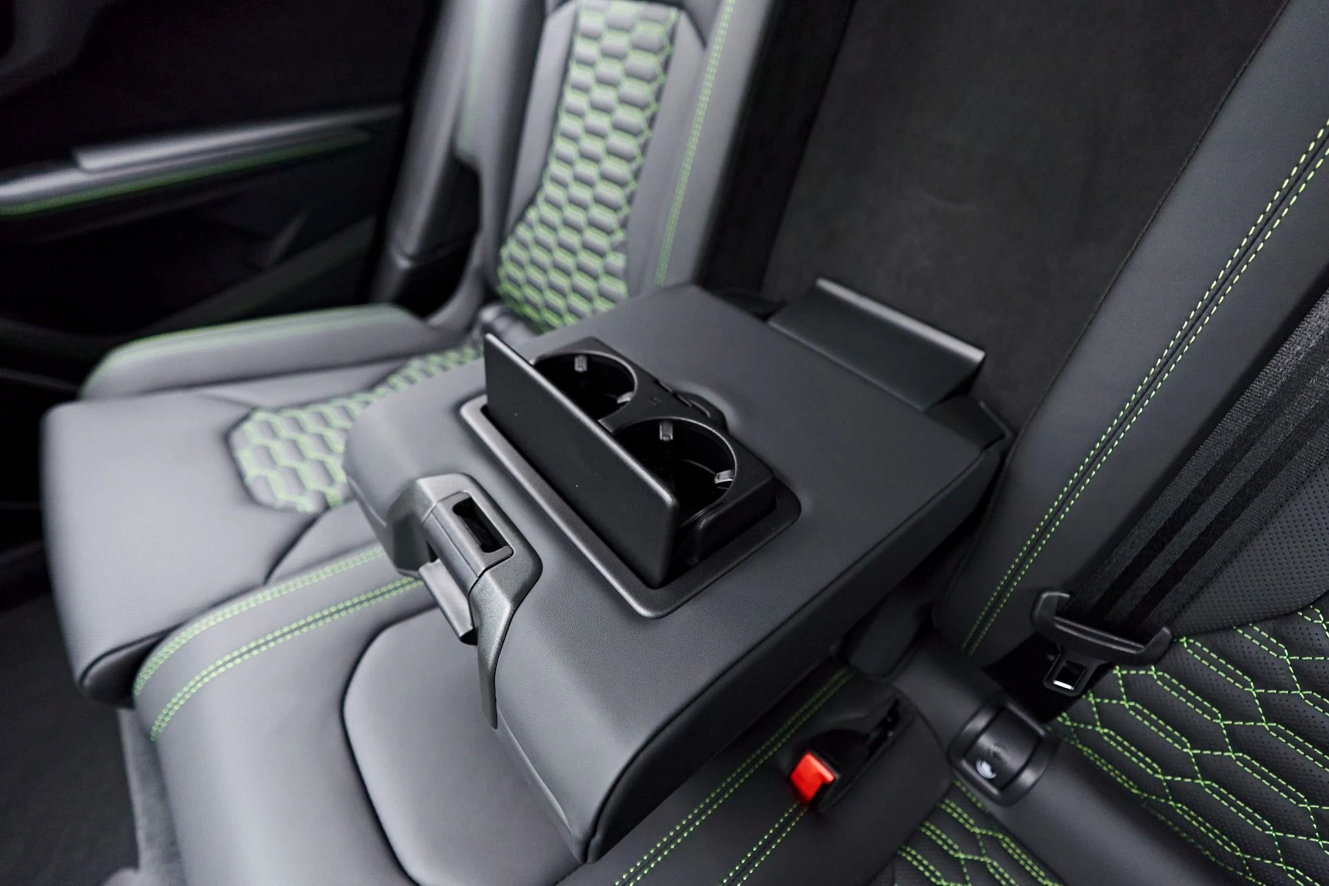 mph053_3487753913_Used_2023_Lamborghini_Urus_S_1692657144_a6d2a1d168
