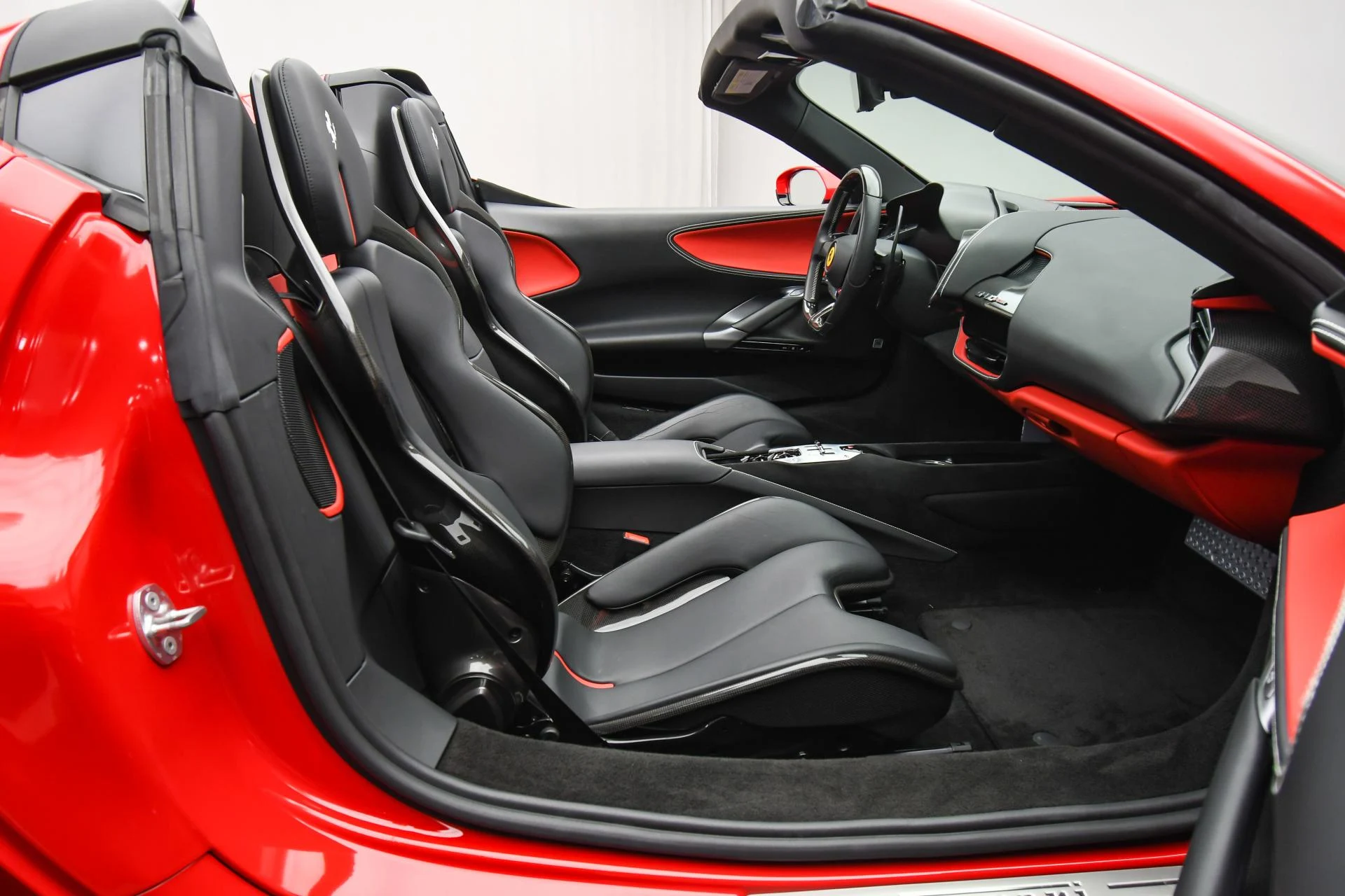mph053_3500550482_Used_2022_Ferrari_SF_90_Spider_1753776250_acff0b61f5
