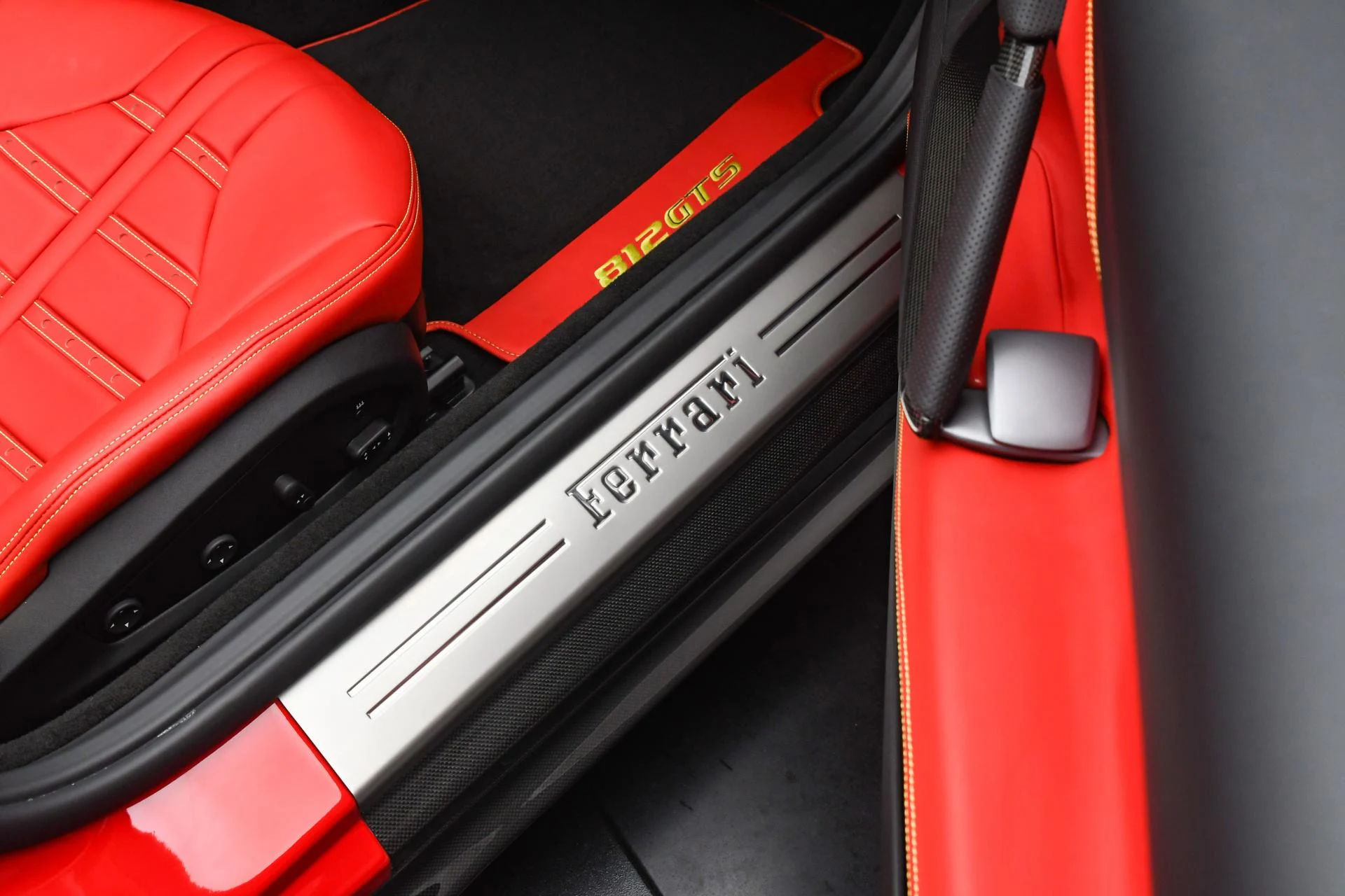 mph053_3504658784_Used_2021_Ferrari_812_GTS_1753257484_ff72bbb354