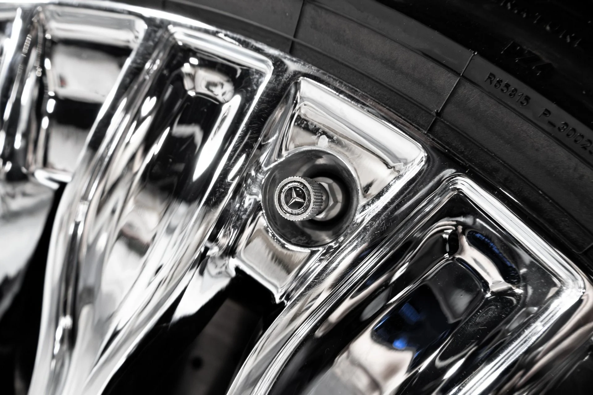 mph053_3511832640_Used_2024_Mercedes_Benz_S_Class_Maybach_S_680_4_MATIC_1766187081_c5004d6f46