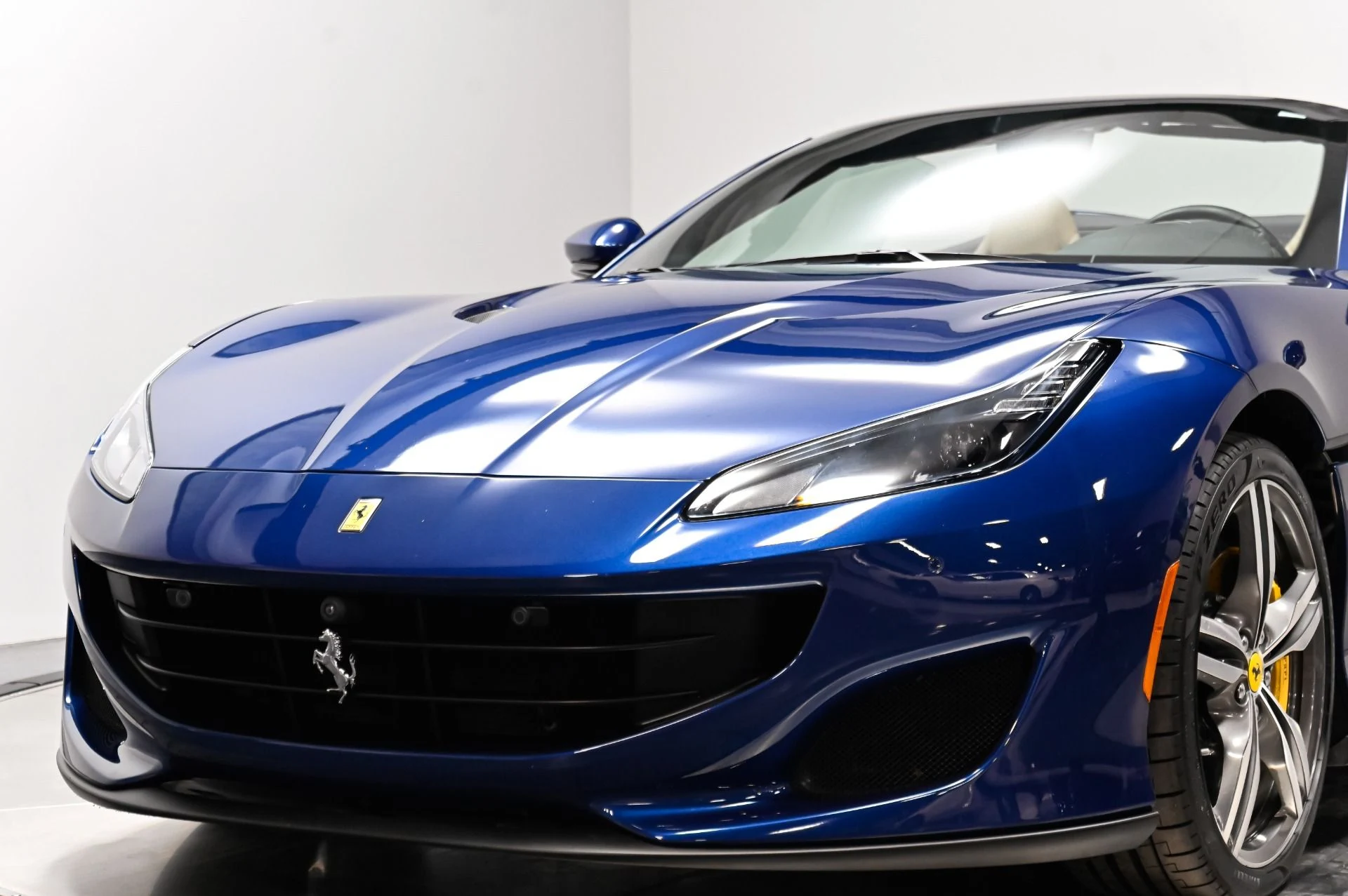 mph053_3513757343_Used_2019_Ferrari_Portofino_Base_1790278406_671f233123