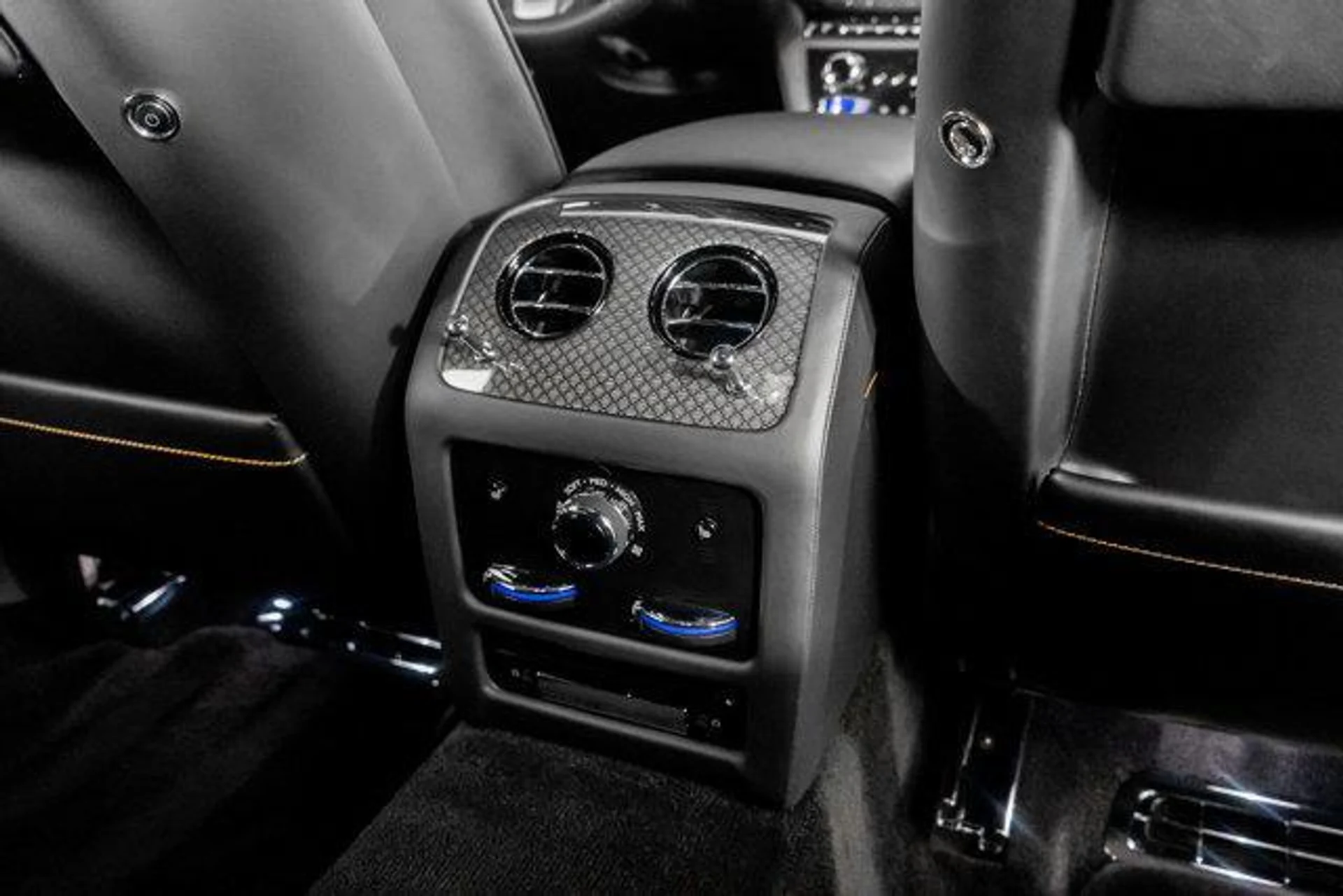 mph053_3598986337_k2d619_Uoi_V1_Vtci_KO_8cg3e_Kq_Mw_70aa60ffa2