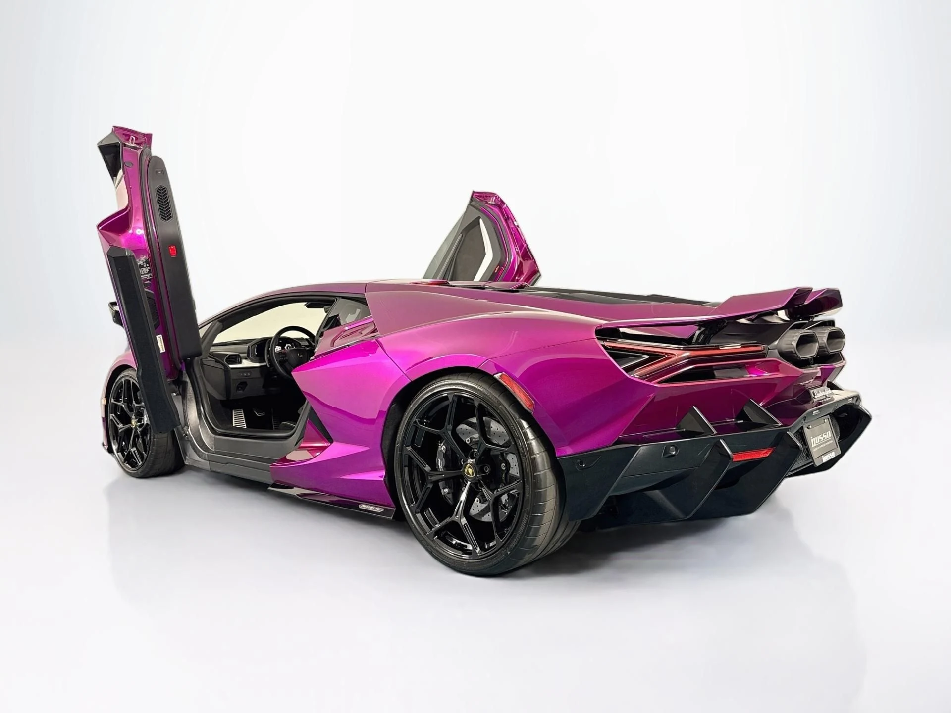 mph053_3601100156_Used_2024_Lamborghini_Revuelto_1787336734_859c8d8d33
