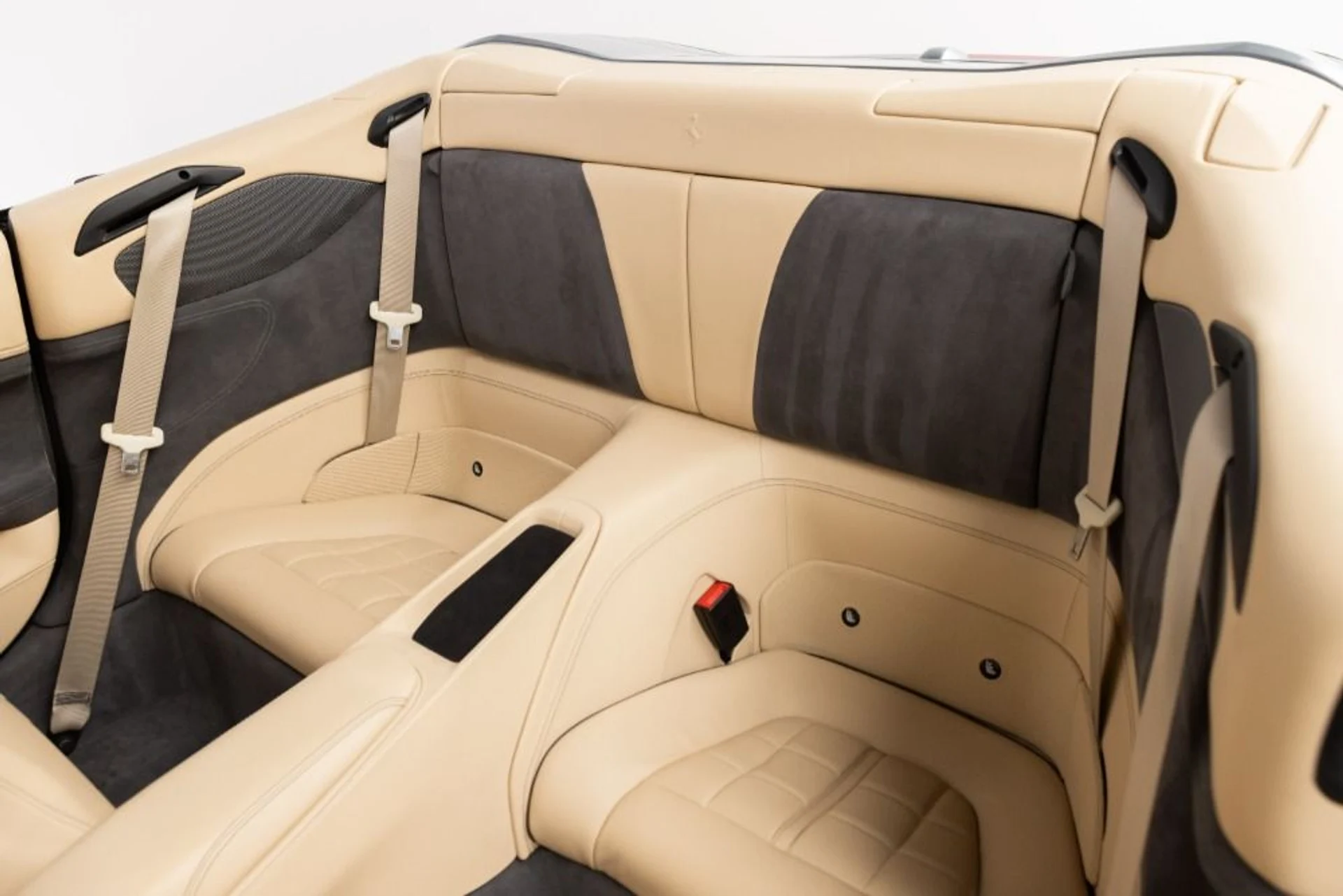 mph053_3601189239_Used_2019_Ferrari_Portofino_71d90b9f77