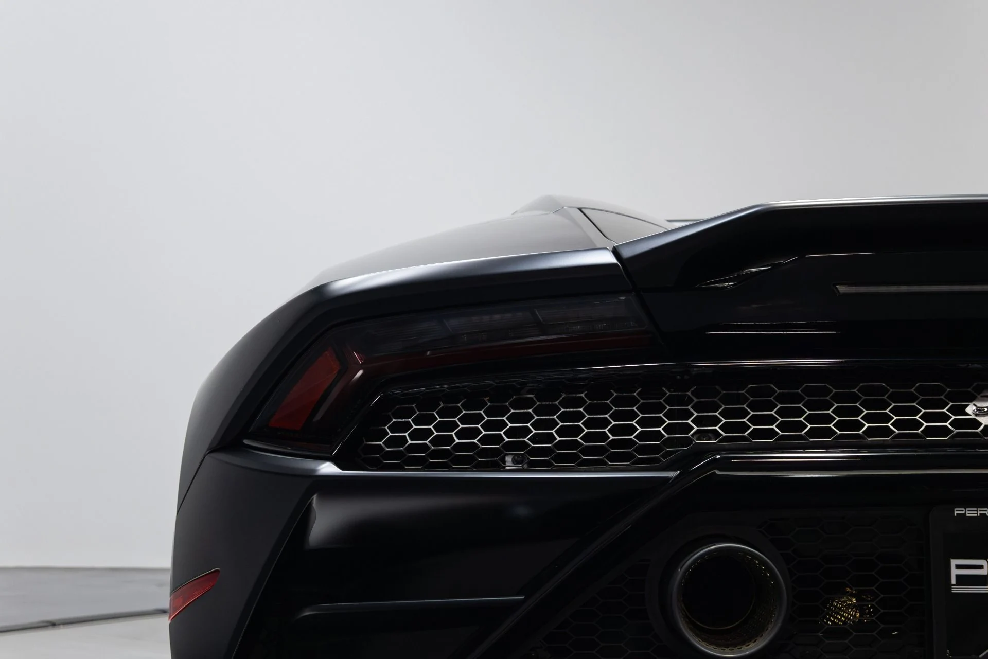 mph053_3610241729_Used_2021_Lamborghini_Huracan_EVO_1773475781_5cdc8835b7