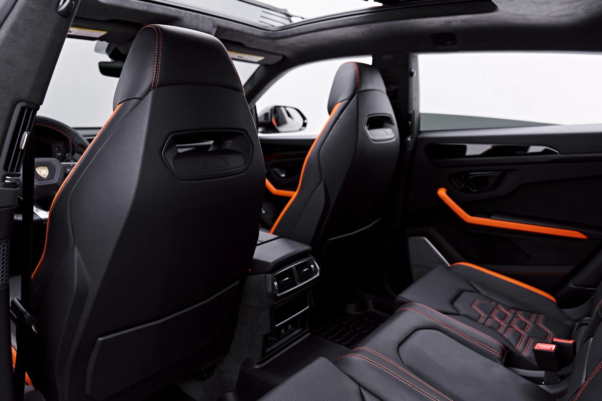 mph053_3623226217_Used_2025_Lamborghini_Urus_SE_1788282747_2e1191a46b