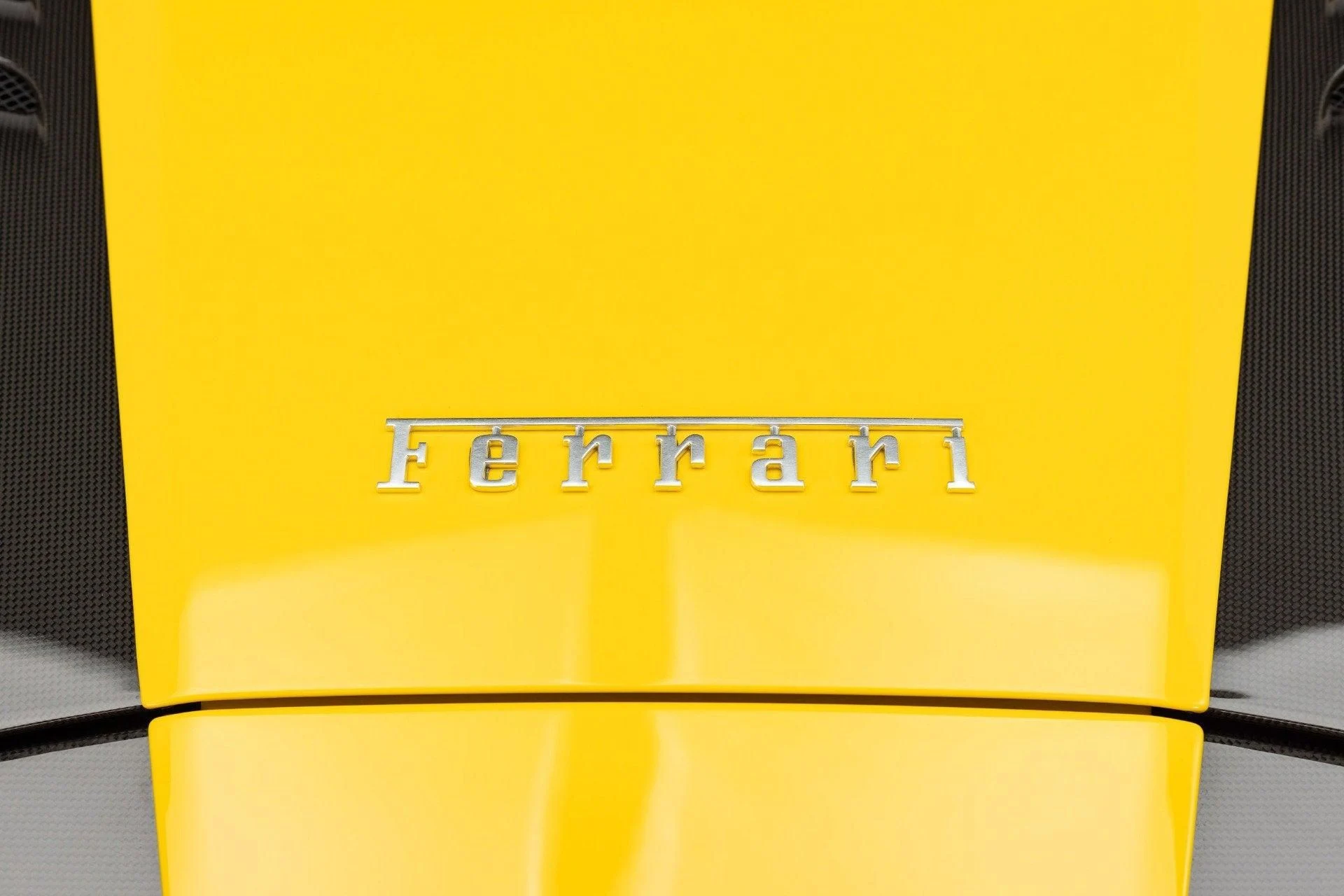 mph053_3628289411_Used_2021_Ferrari_F8_Spider_1778334418_89c1ea7df5