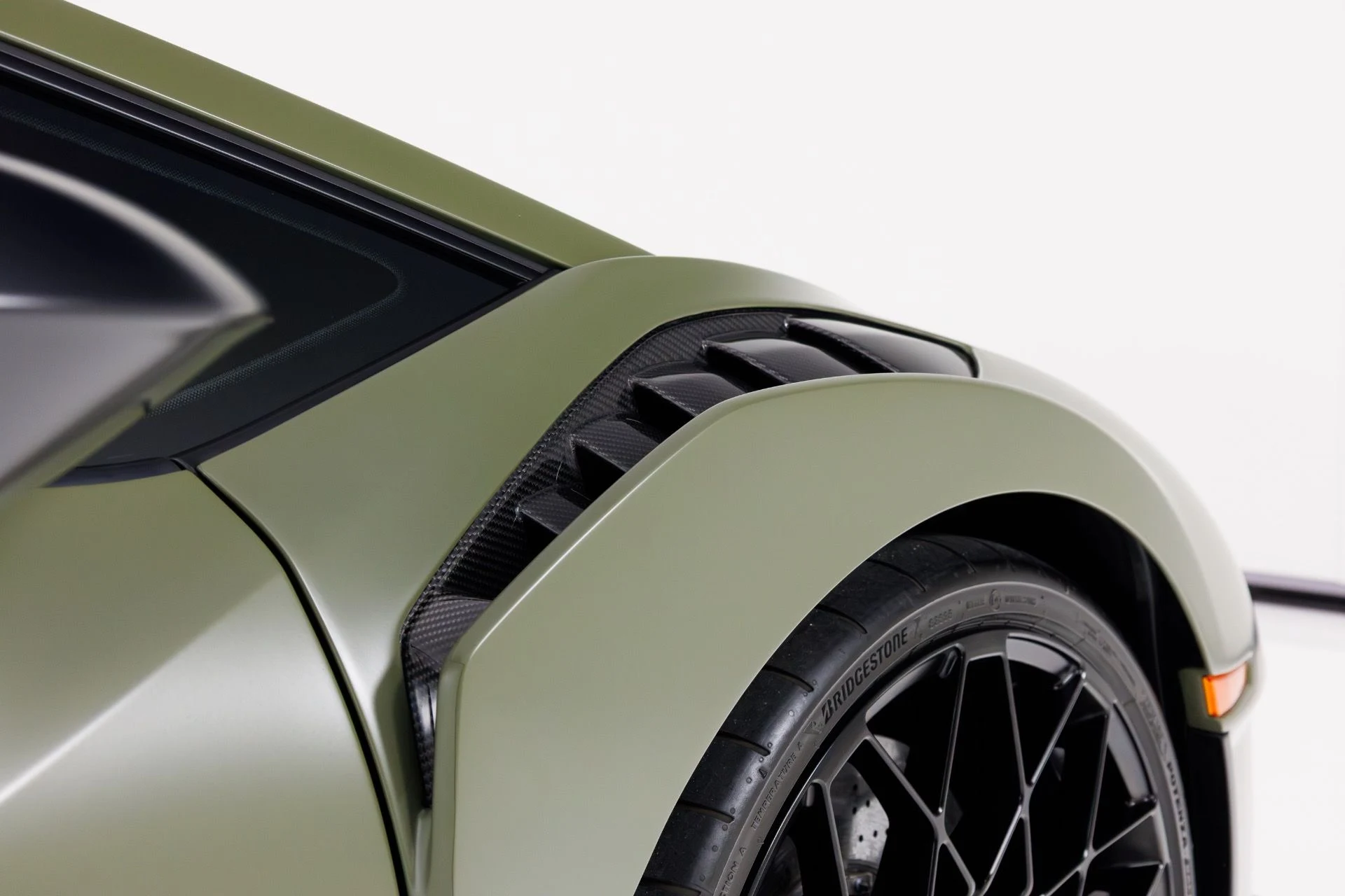 mph053_3628778753_Used_2022_Lamborghini_Huracan_STO_1770056126_c5e28819ce