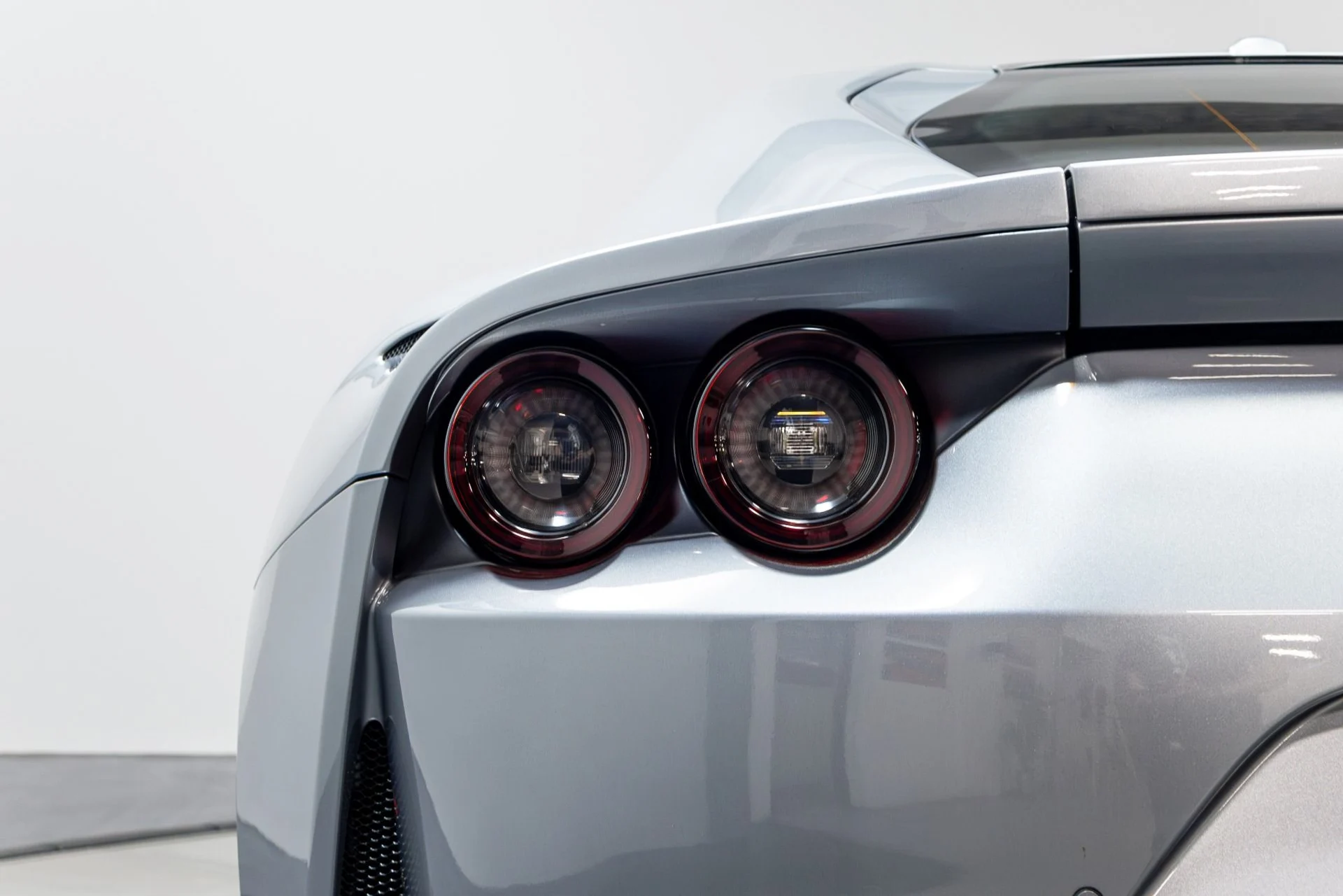 mph053_3632845557_Used_2018_Ferrari_812_Superfast_1777416678_a3a2bc492c