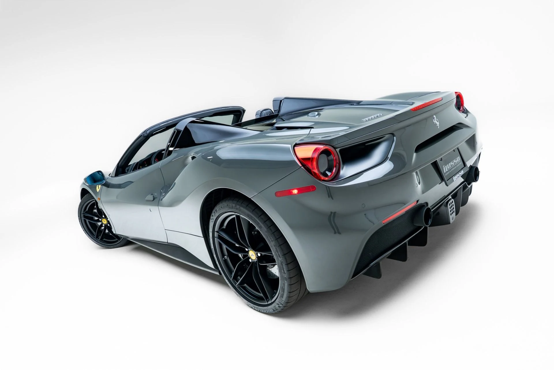 mph053_3668664691_Used_2018_Ferrari_488_Spider_1778276612_8a865a2353