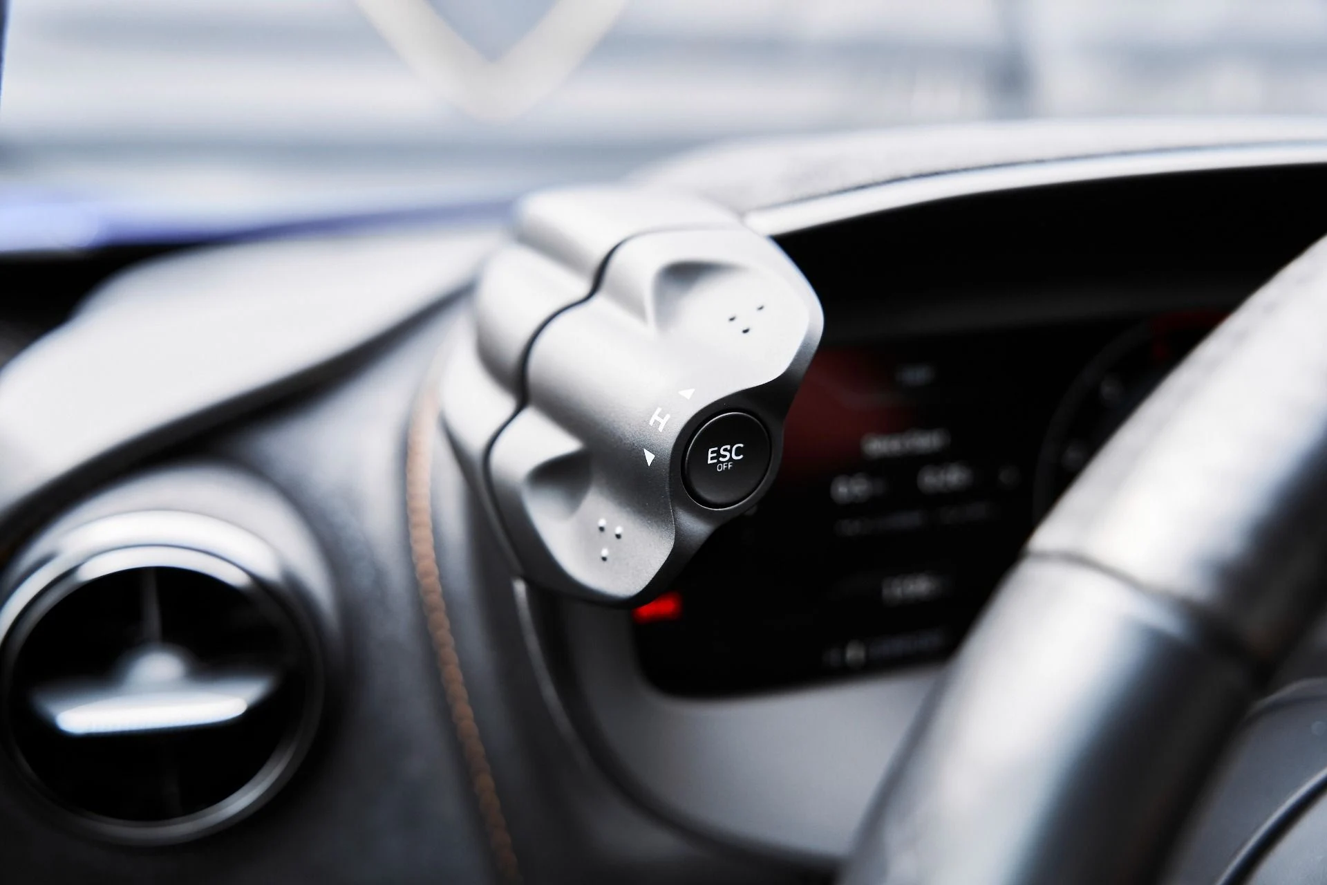 mph053_369689863_Used_2024_Mc_Laren_750_S_1775006091_fa28eb1bc7