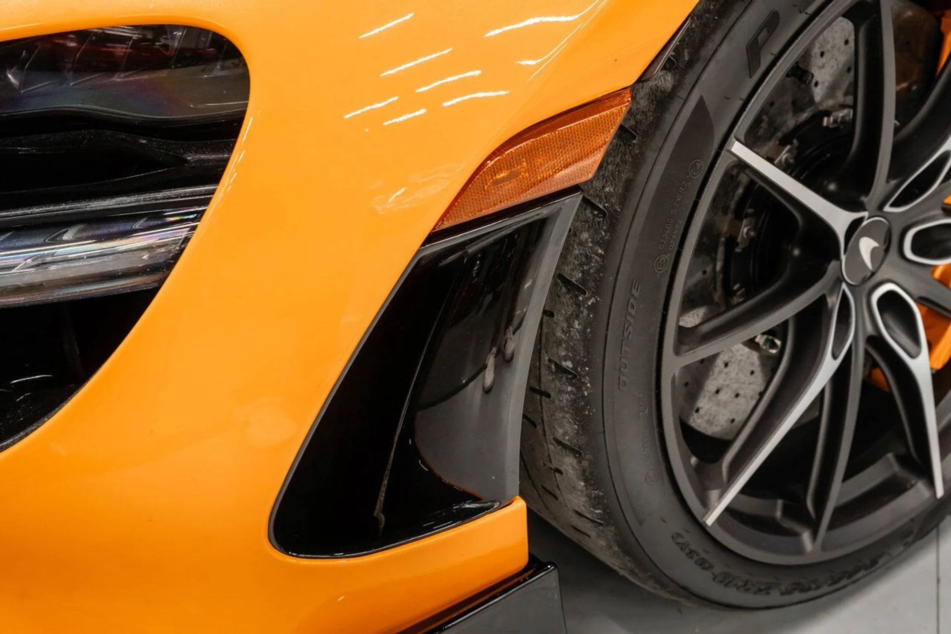mph053_3702152255_mclaren_765lt_2021_0f2f40a509