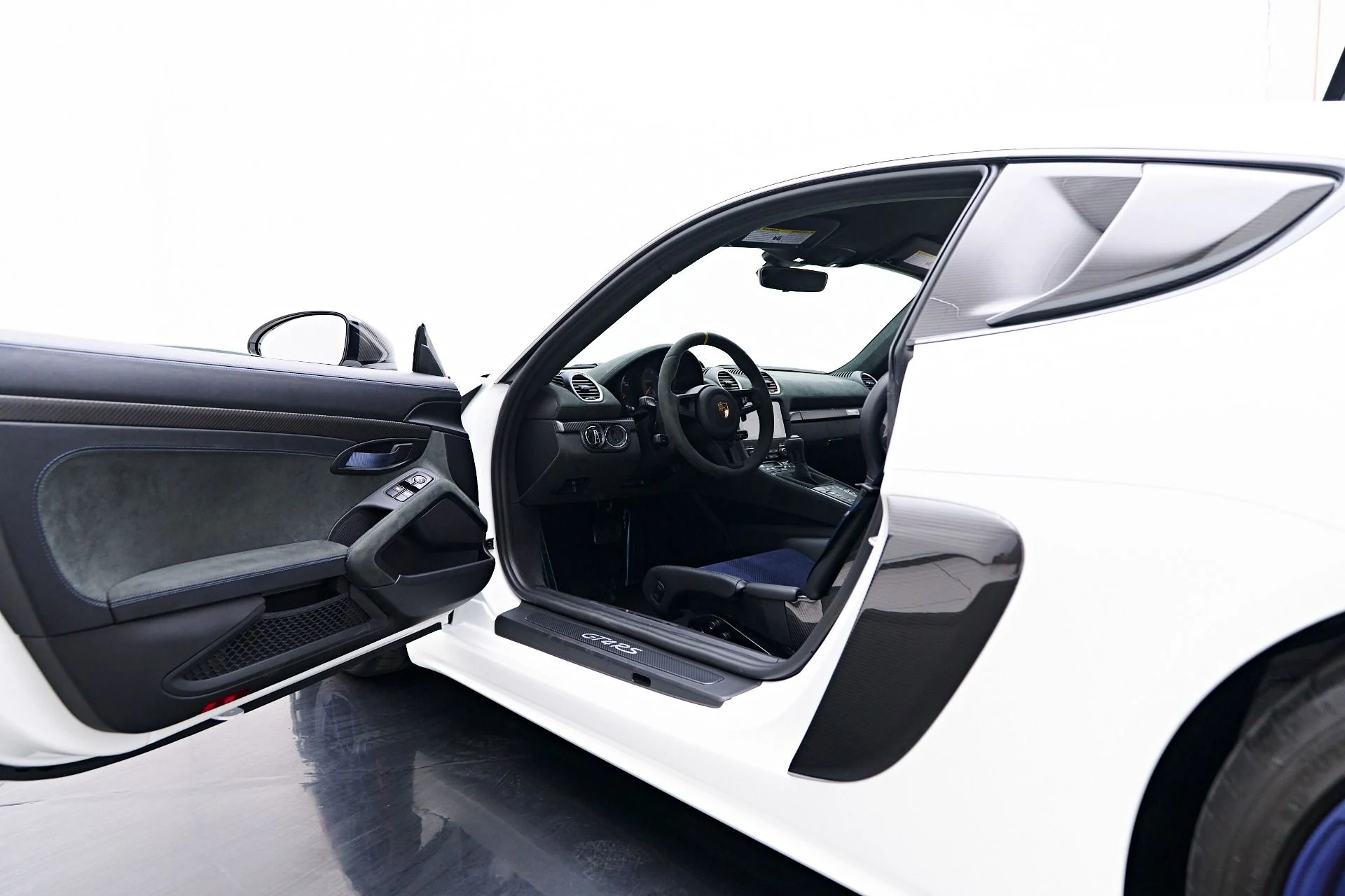 mph053_3706599439_Used_2025_Porsche_718_Cayman_GT_4_RS_1754674090_d77693f45d