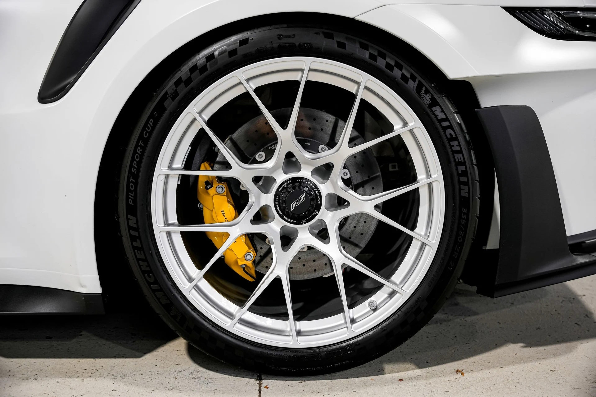 mph053_3709683017_fe5e8371188ab4d03435899d9688e792x_7b05575a19