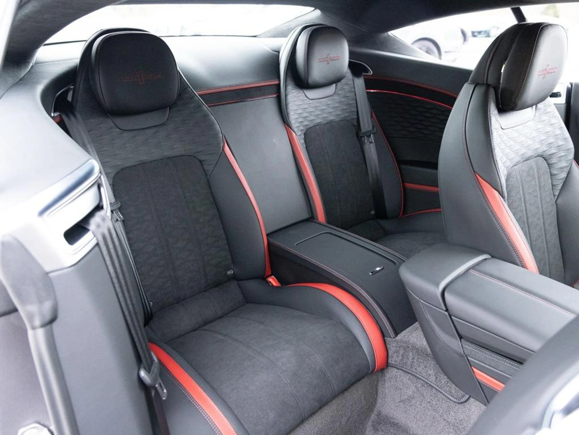 mph053_3723518860_403809828_67c233956b5617b02de63467_6e2889dcd8