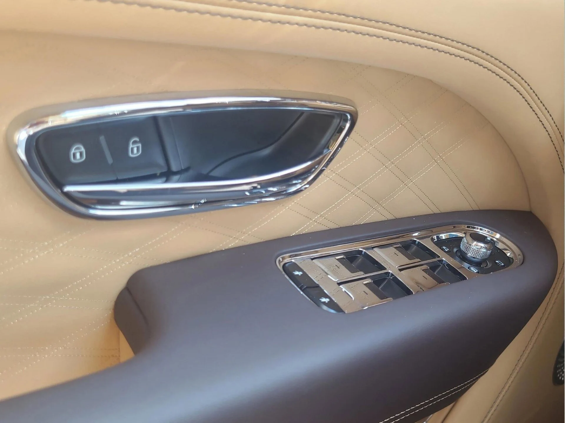 mph053_377917994_9749258dd938b1ee4df5cffd5bed6bf0x_11dbeea088