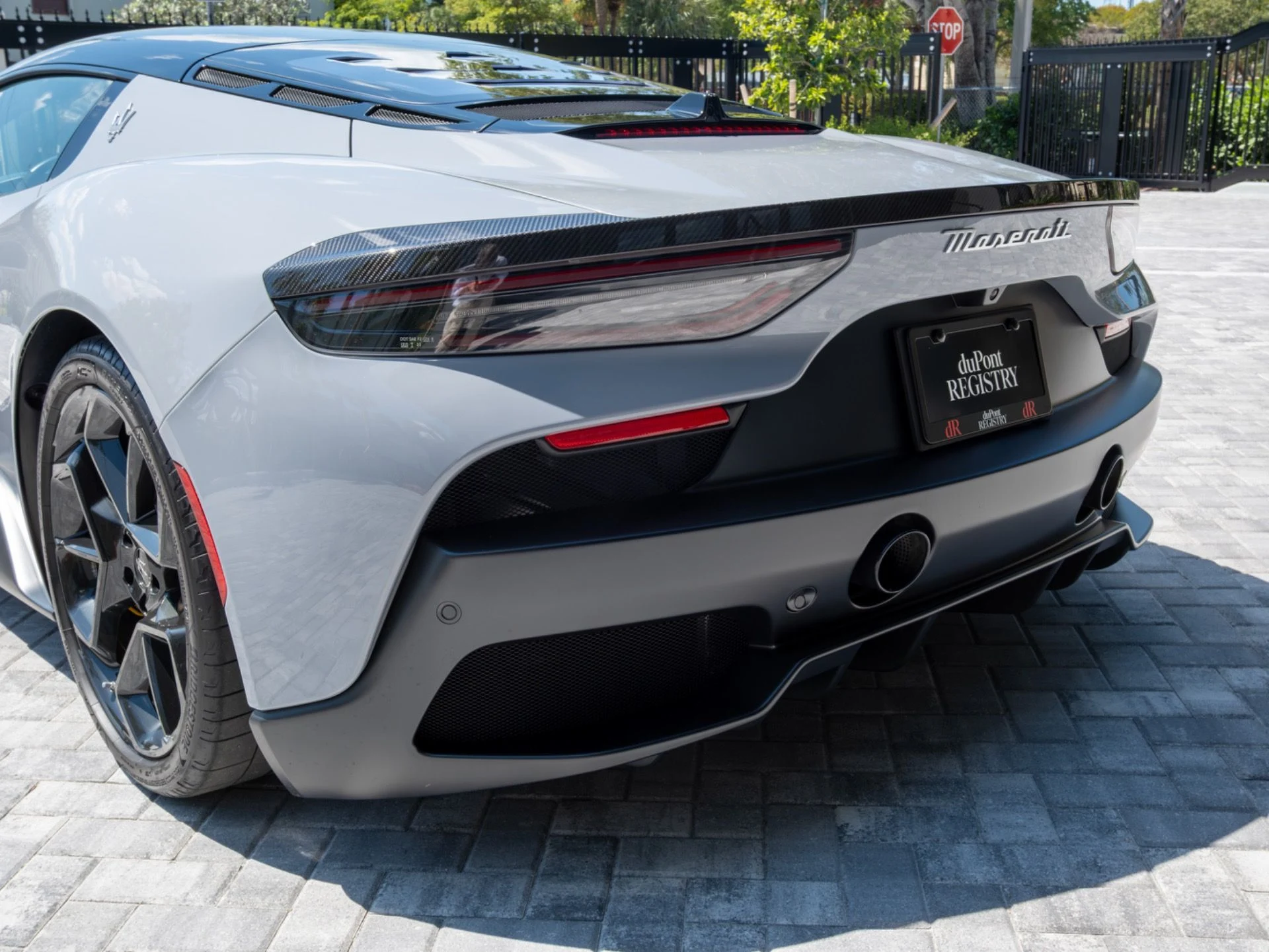 mph053_381016379_Used_2023_Maserati_MC_20_1774904515_2a97b5ee39