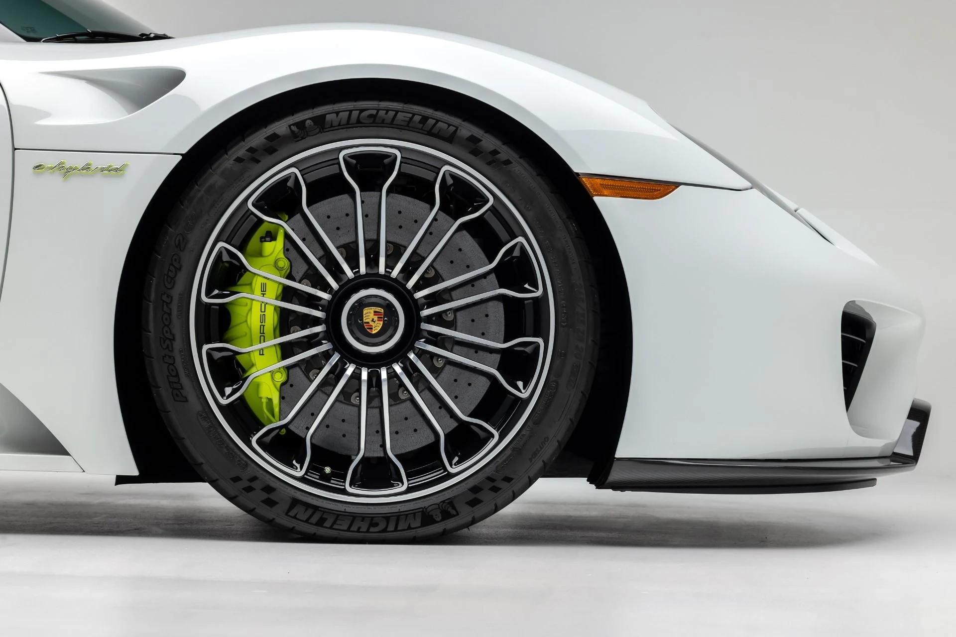 mph053_382008916_Used_2015_Porsche_918_Spyder_1740676476_816ead13f5