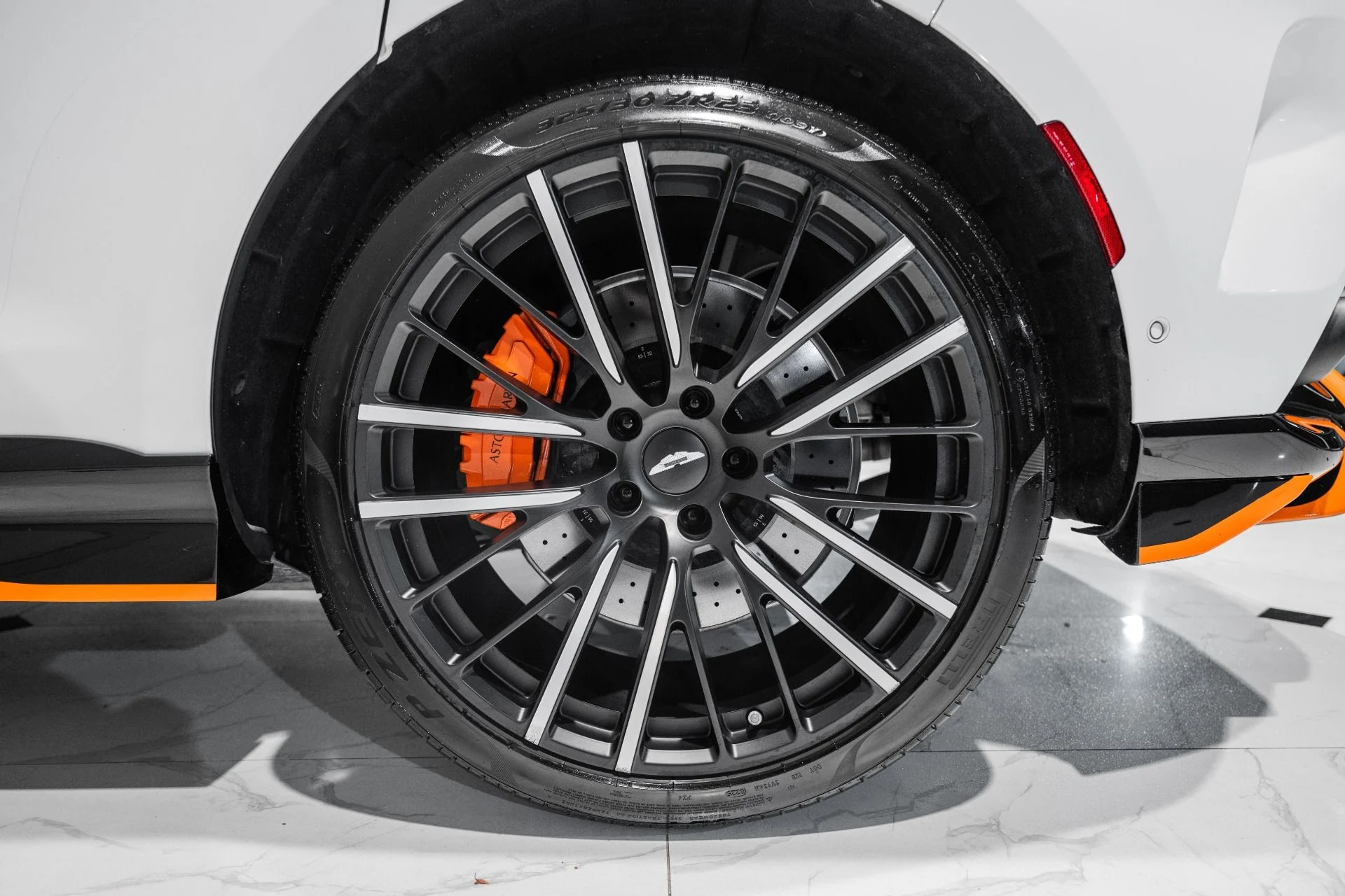 mph053_3820179965_Used_2023_Aston_Martin_DBX_707_1761749500_afd7dfc35b