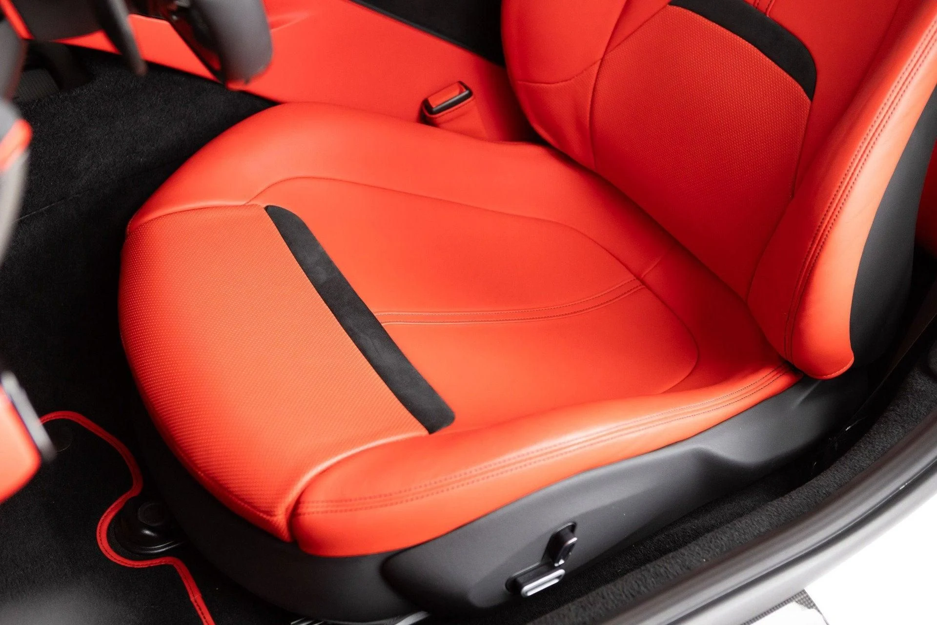 mph053_3838173154_Used_2024_Ferrari_Roma_1777368639_26a2868b74