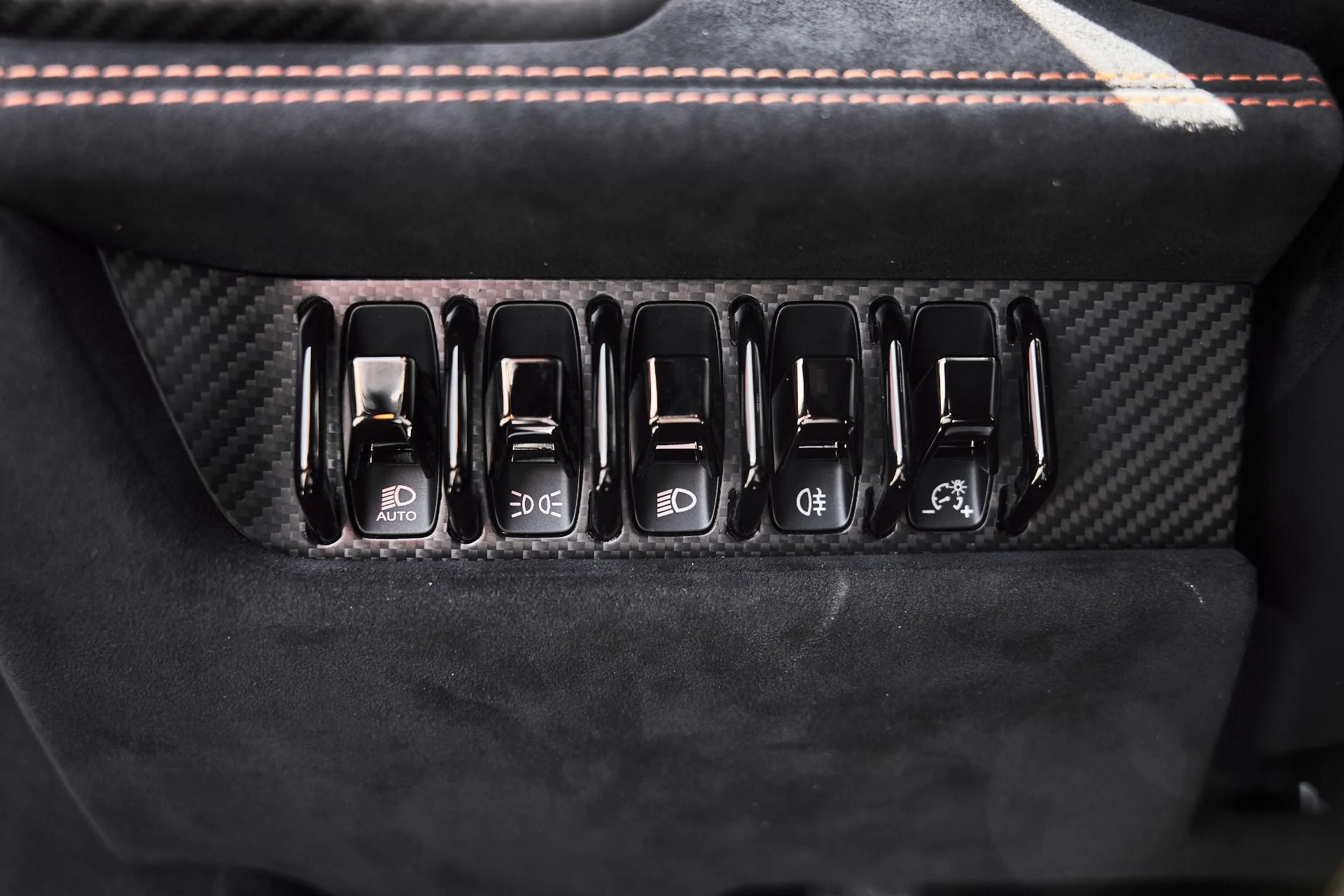 mph053_3839450916_Used_2023_Lamborghini_Huracan_Sterrato_Base_1776823483_95f9dace45