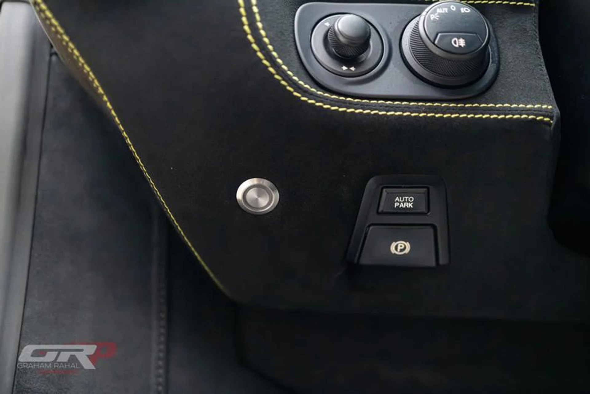 mph053_3879899744_9016_D47_A_08_D2_45_BE_A49_D_C27_CD_06_D89_A5_007557eb53